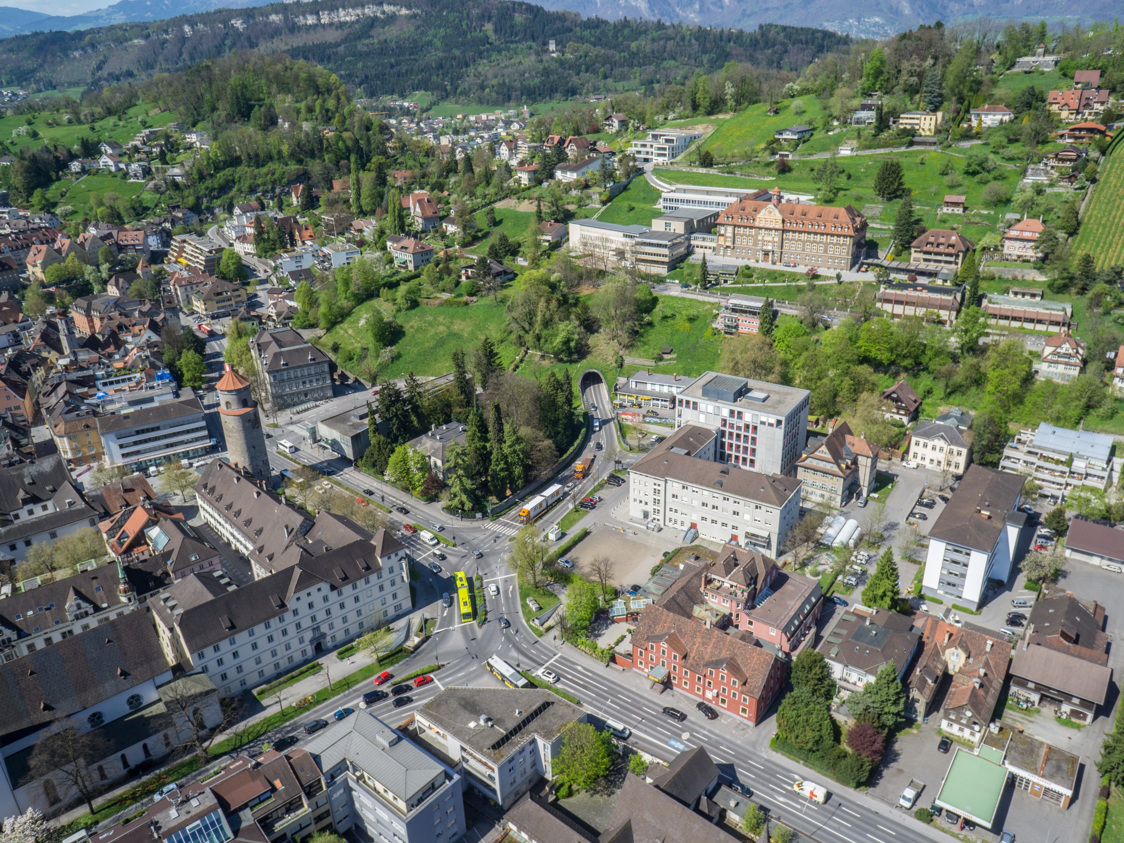 Der 38-Jährige verletzte sich bei dem Sturz am Knöchel.