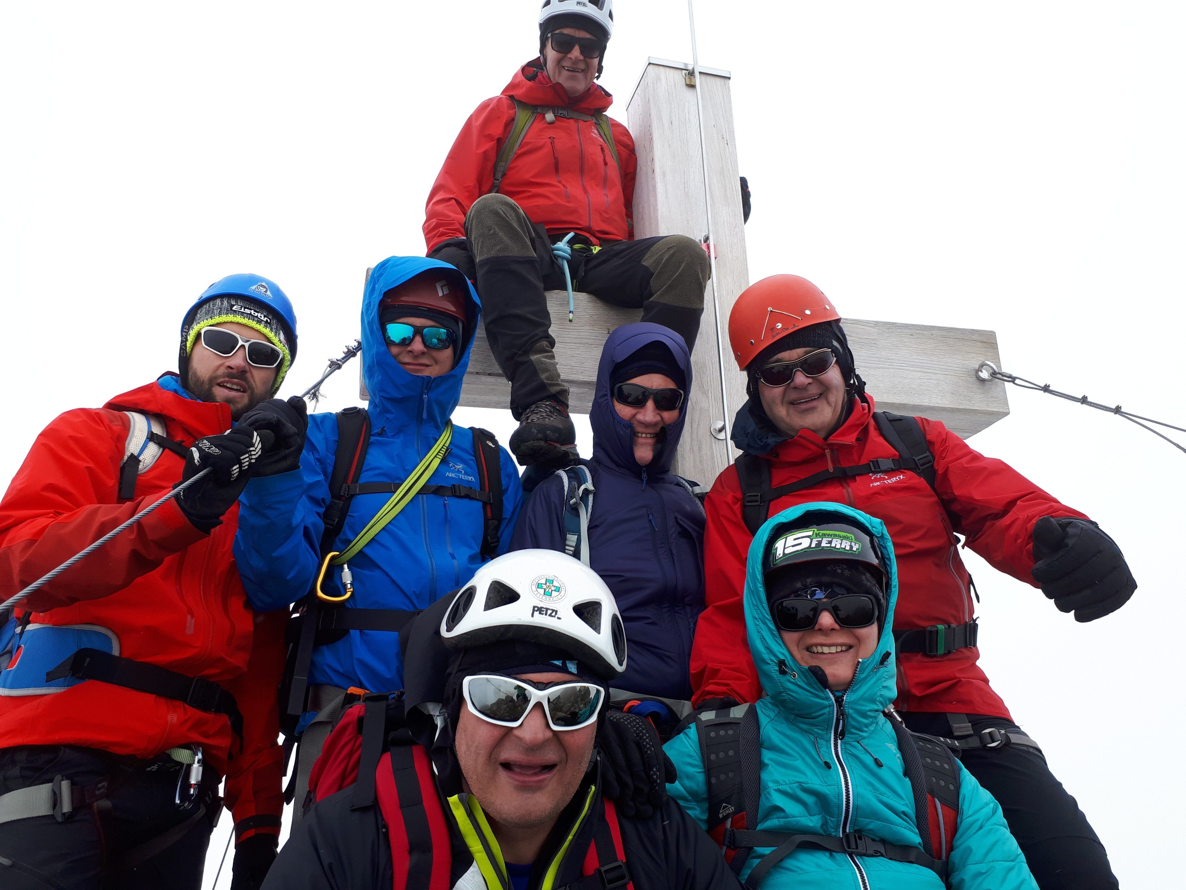 Vorderwälder Bürgermeister mit Alt-Landesrat Erich Schwärzler als Gipfelstürmer auf dem Piz Buin.