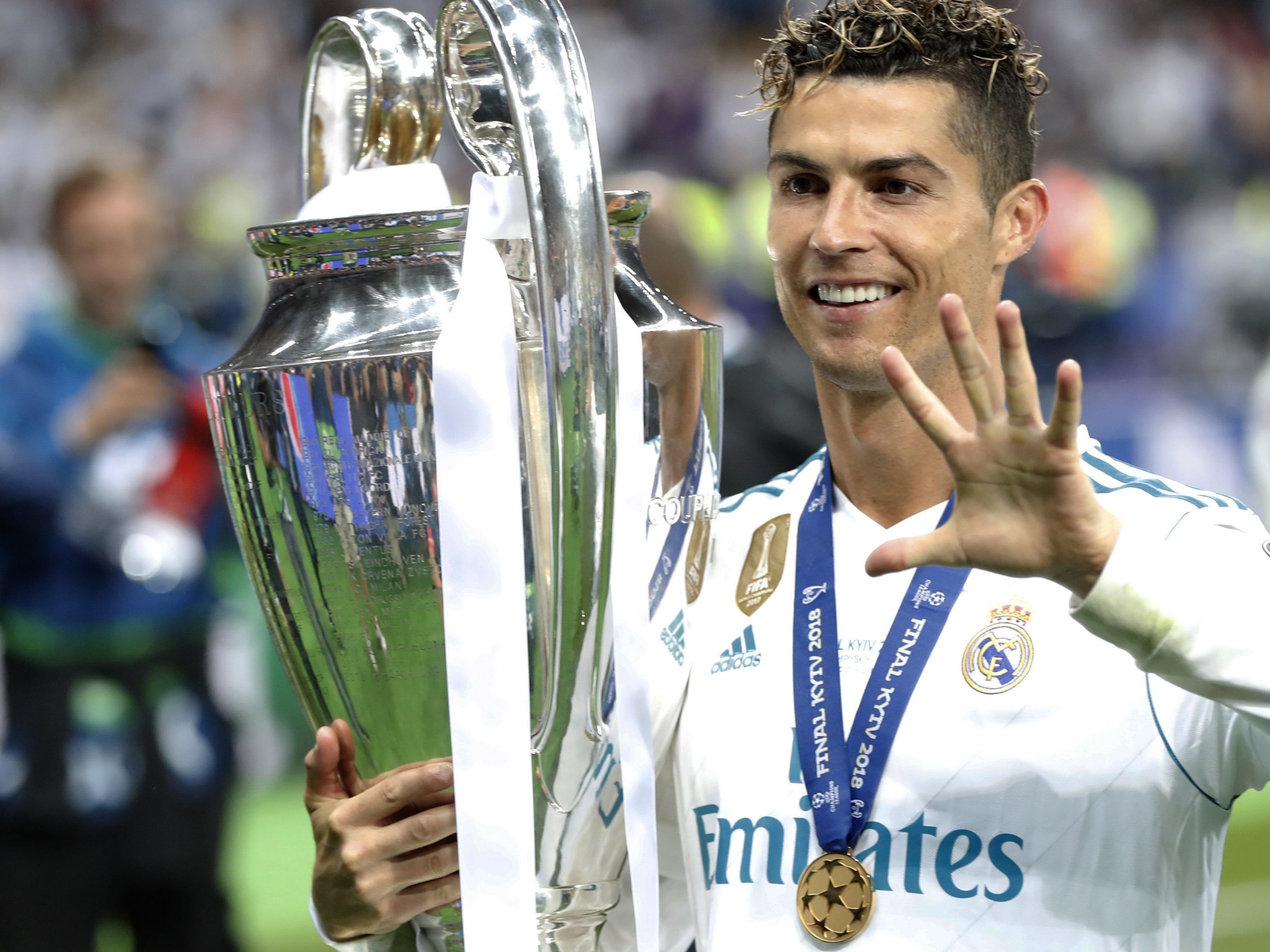 Ronaldo hat mit Real Madrid die Champions League 2017/18 gewonnen.