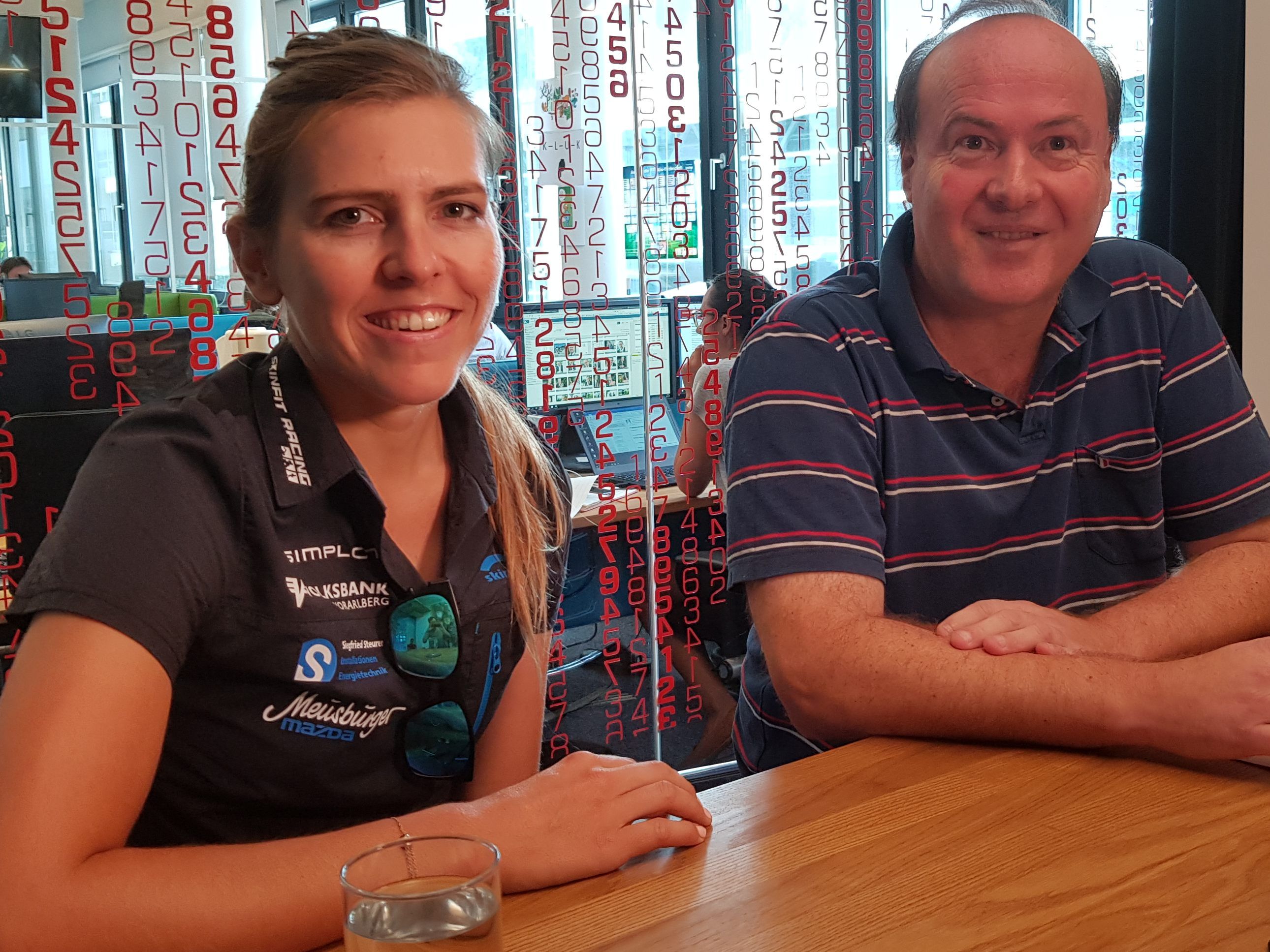 Triathletin Bianca Steurer zum Livetalk bei Thomas Knobel im VOL.AT-Studio.