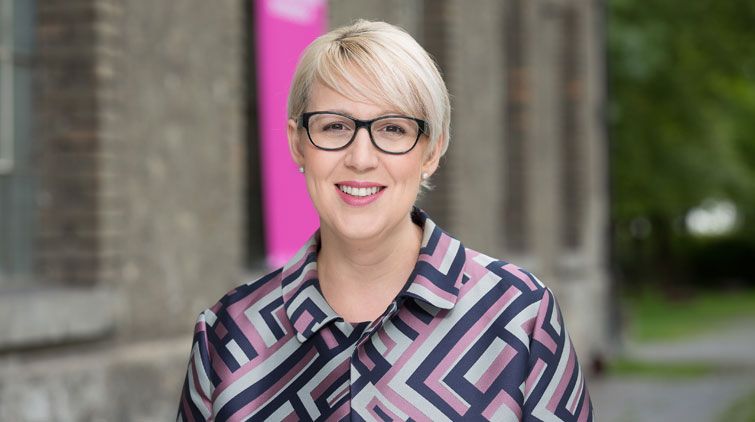 NEOS-Landessprecherin Sabine Scheffknecht reagiert mit Unverständnis auf die Ankündigung der Bundesregierung