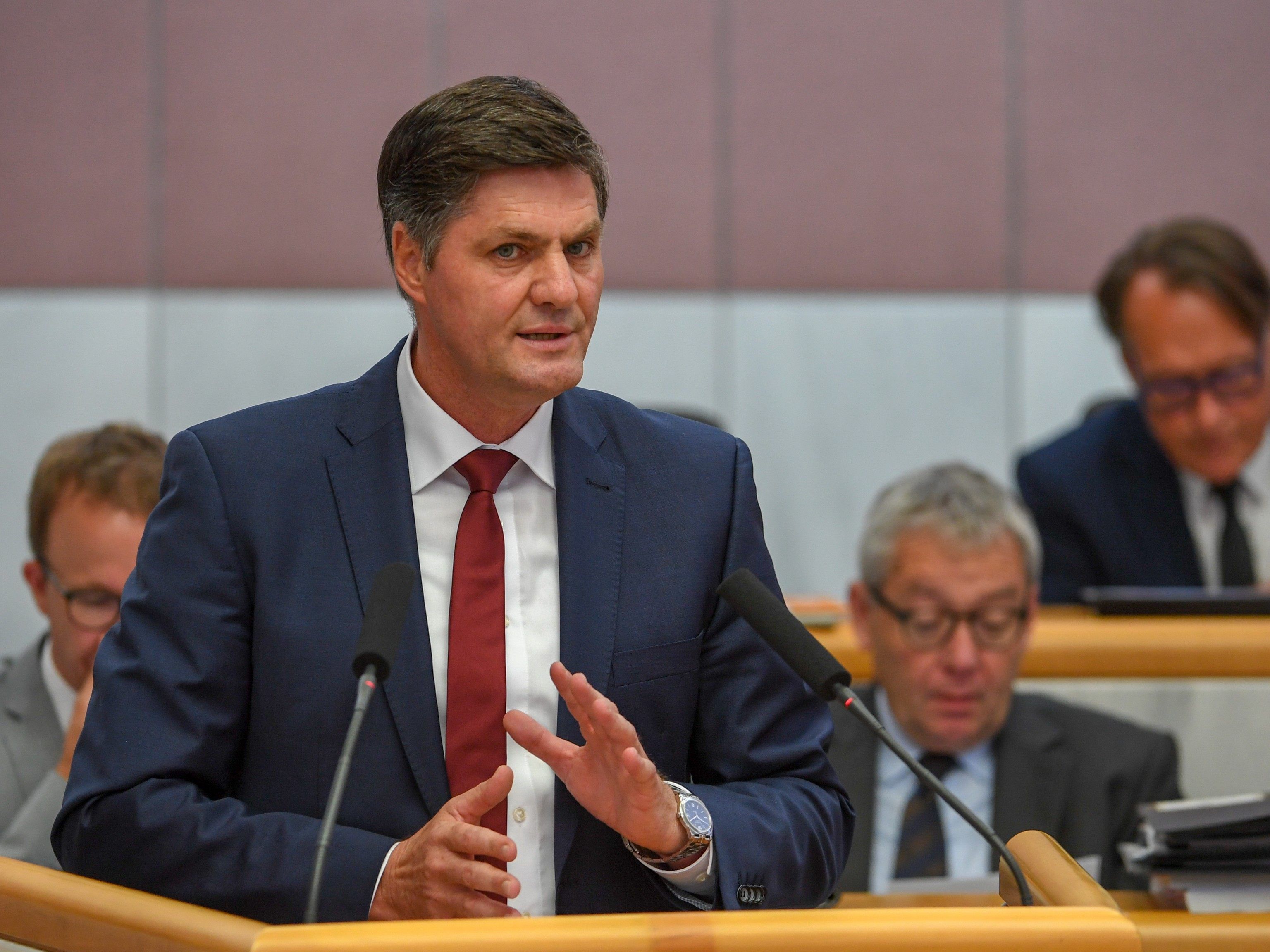 Daniel Allgäuer greift die ÖVP an.