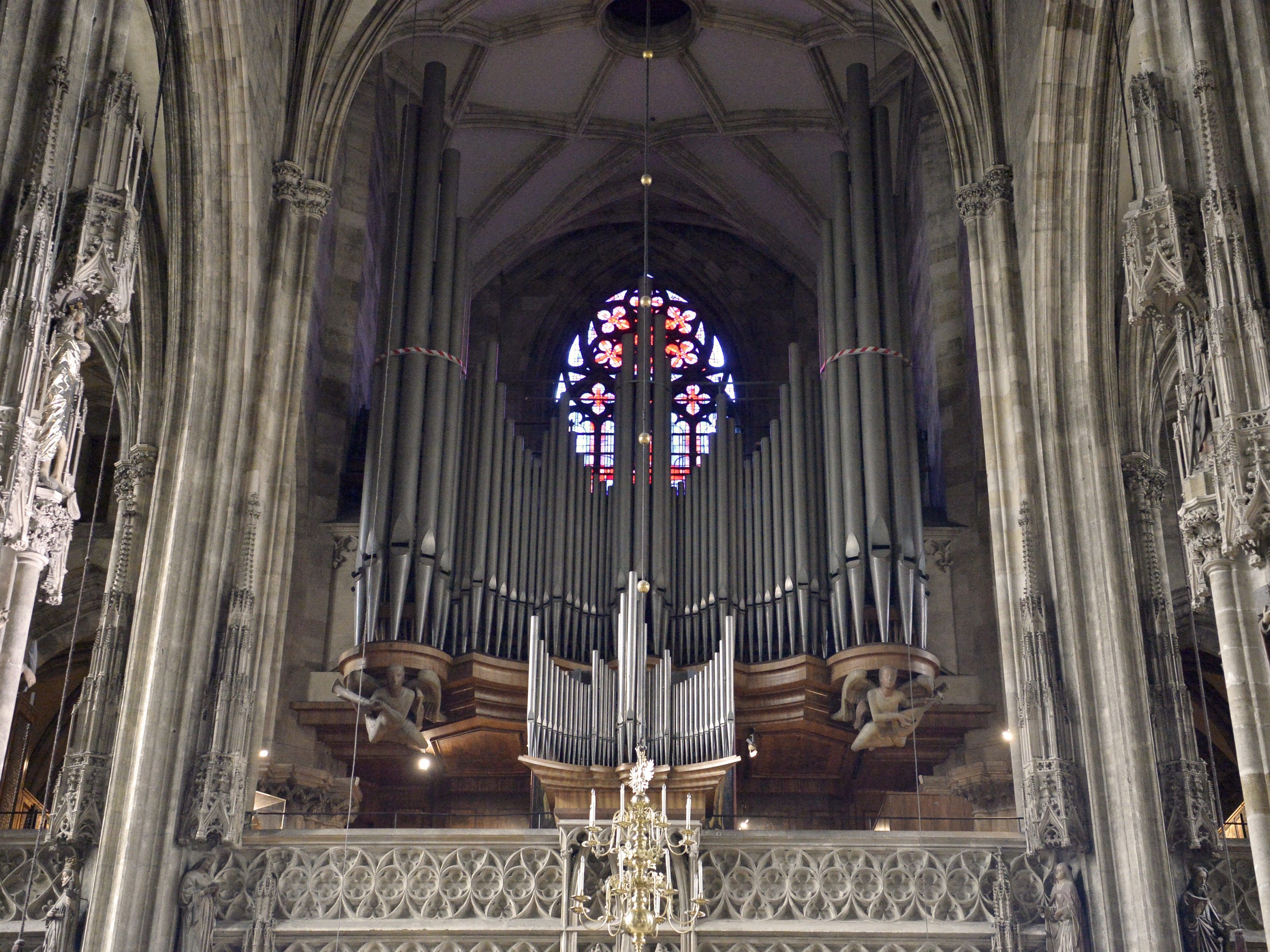 Die Orgel im Wiener Stephansdom wurde komplett abgebaut und nach Vorarlberg verfrachtet.