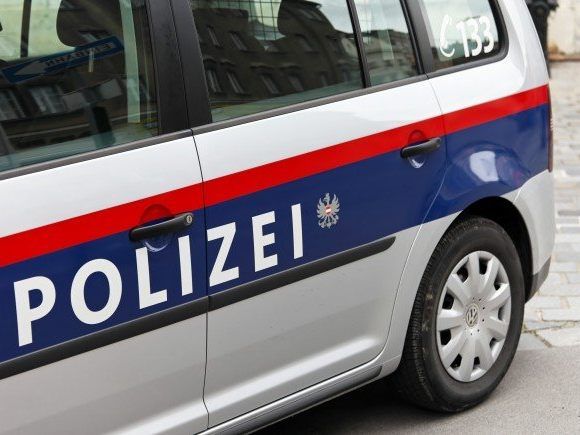Die Polizei bittet um Hinweise.