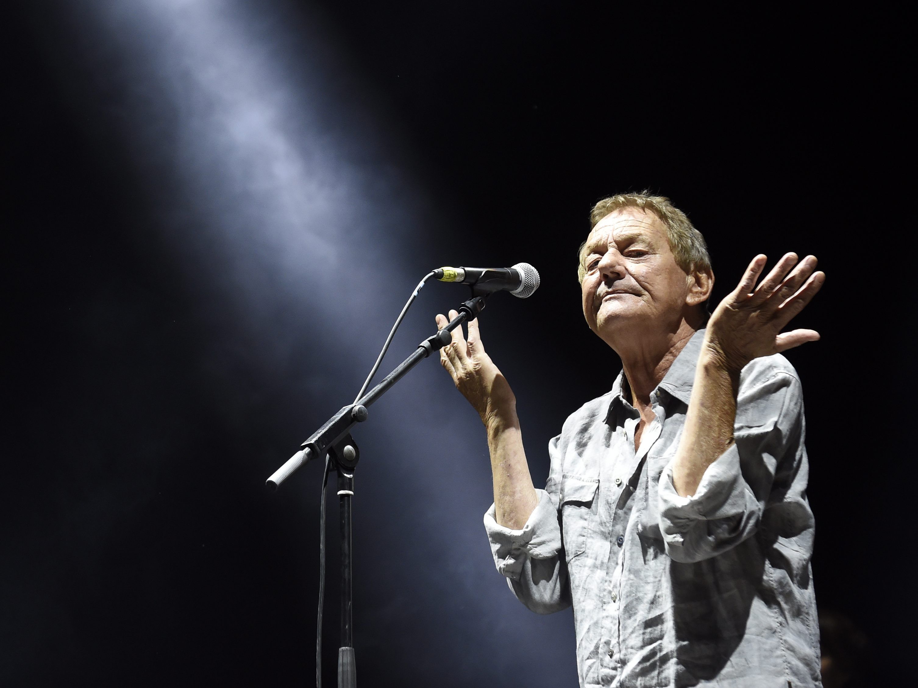 Wolfgang Ambros wird nach seiner Kritik der FPÖ der Rücken von sienen Musikerkollegen gestärkt.