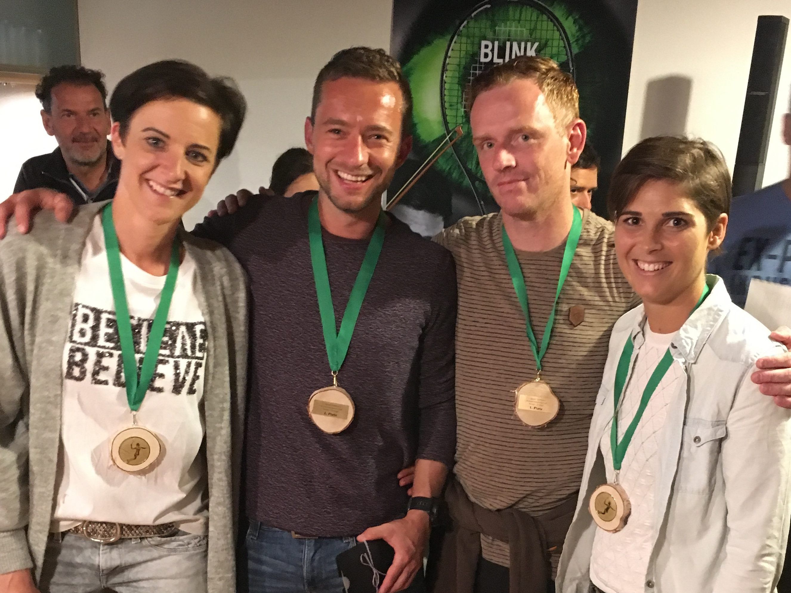 Die Mixed-Finalisten mit Zweifachmeister Christoph Birnbaumer (2.v.r.).