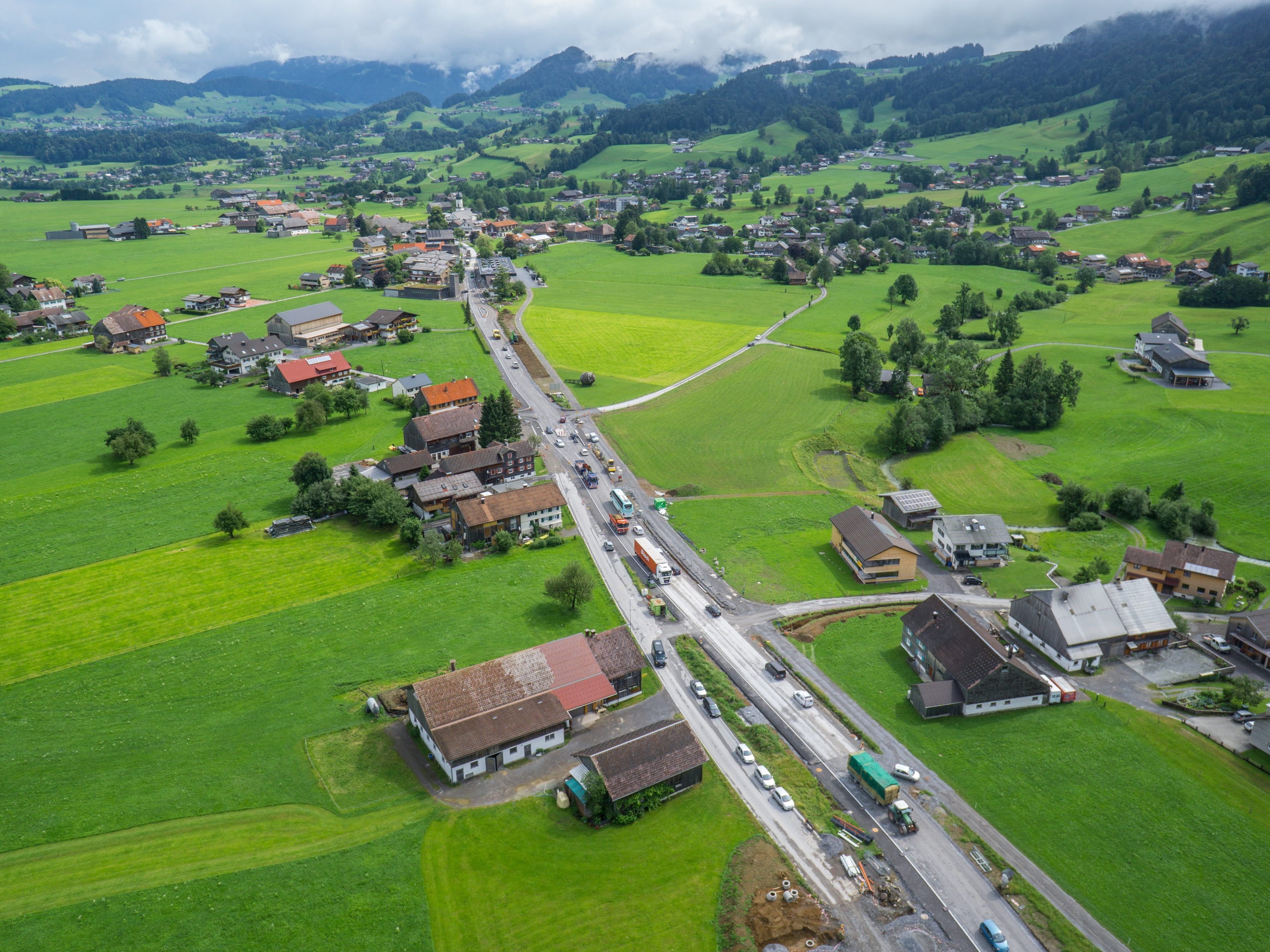 Auf der L200 bei Andelsbuch/Bersbuch kam esMittwochfrüh zu einem schweren Verkehrsunfall.