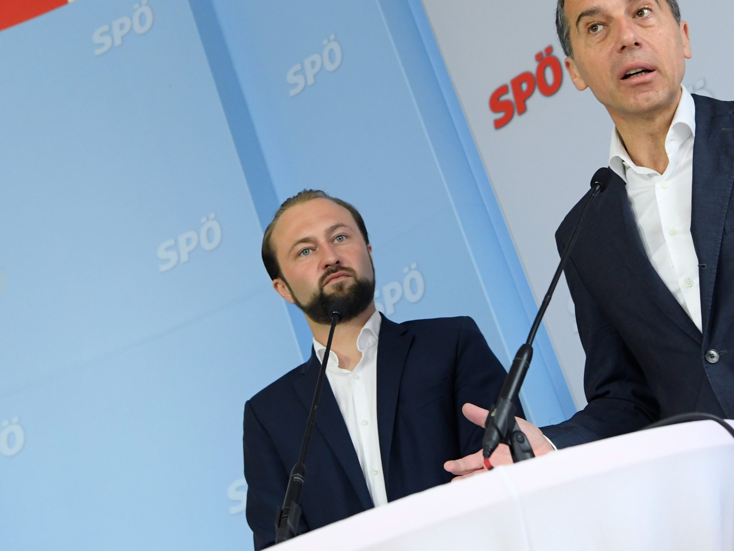 SPÖ-Bundesgeschäftsführer Max Lercher (links) und Noch-SPÖ-Chef Christian Kern.