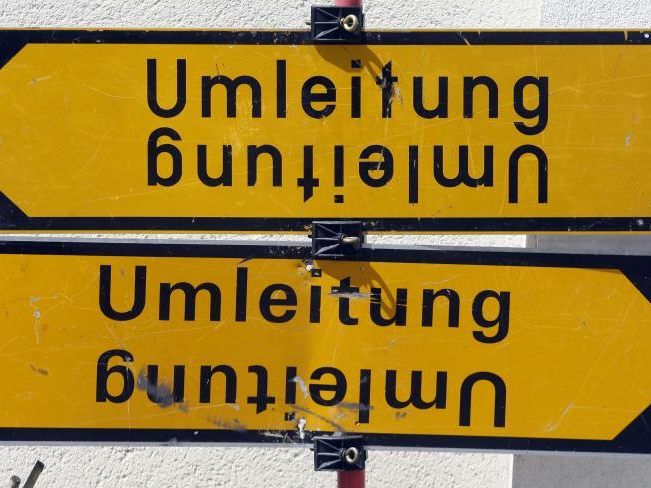 Asphaltierungsarbeiten auf der Rainbergbrücke
