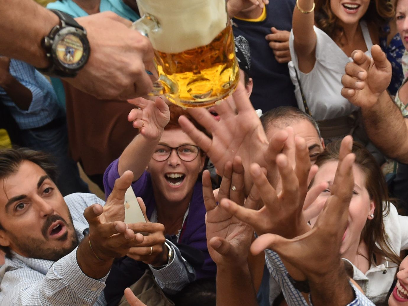 Zukünftig könnten sich Menschen nicht nur auf dem Oktoberfest um ein kühles Bier raufen.
