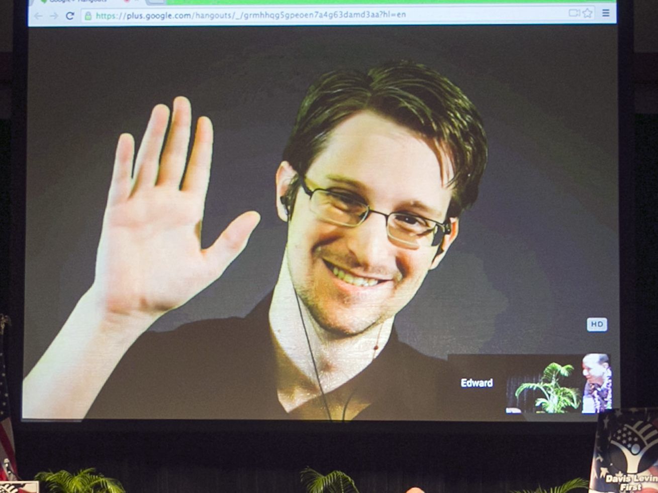 Edward Snowden spricht bei einem Symposium über Menschenrechte via Livestream.