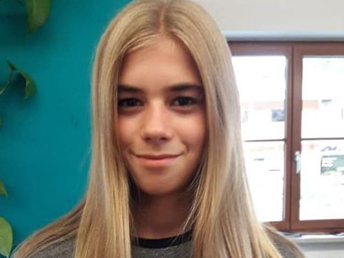 Seine Haare ließ Adrian für einen guten Zweck wachsen.