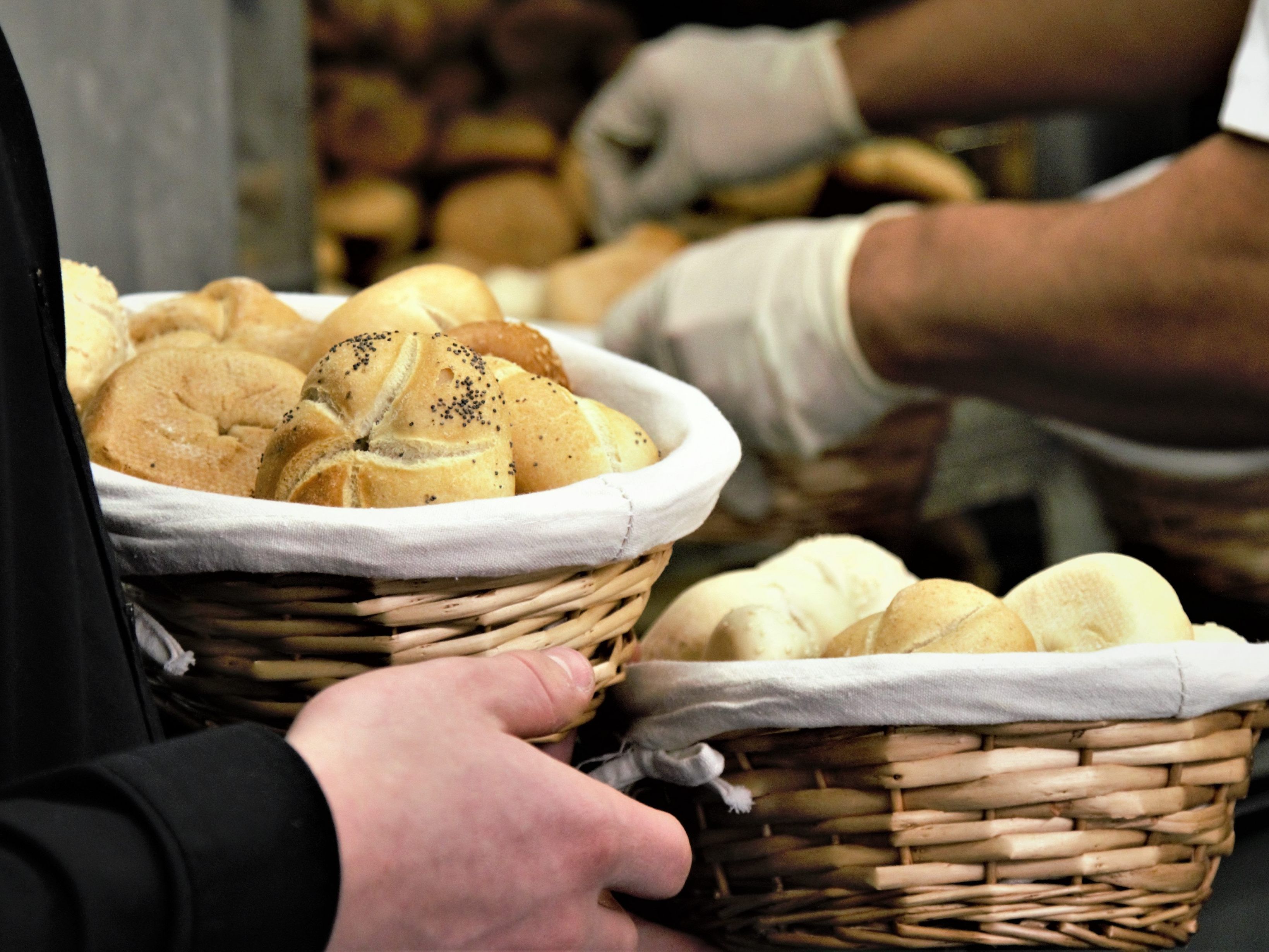 Die beliebteste Bäckerei in Vorarlberg schiebt ihr Brot in Lech in den Ofen.