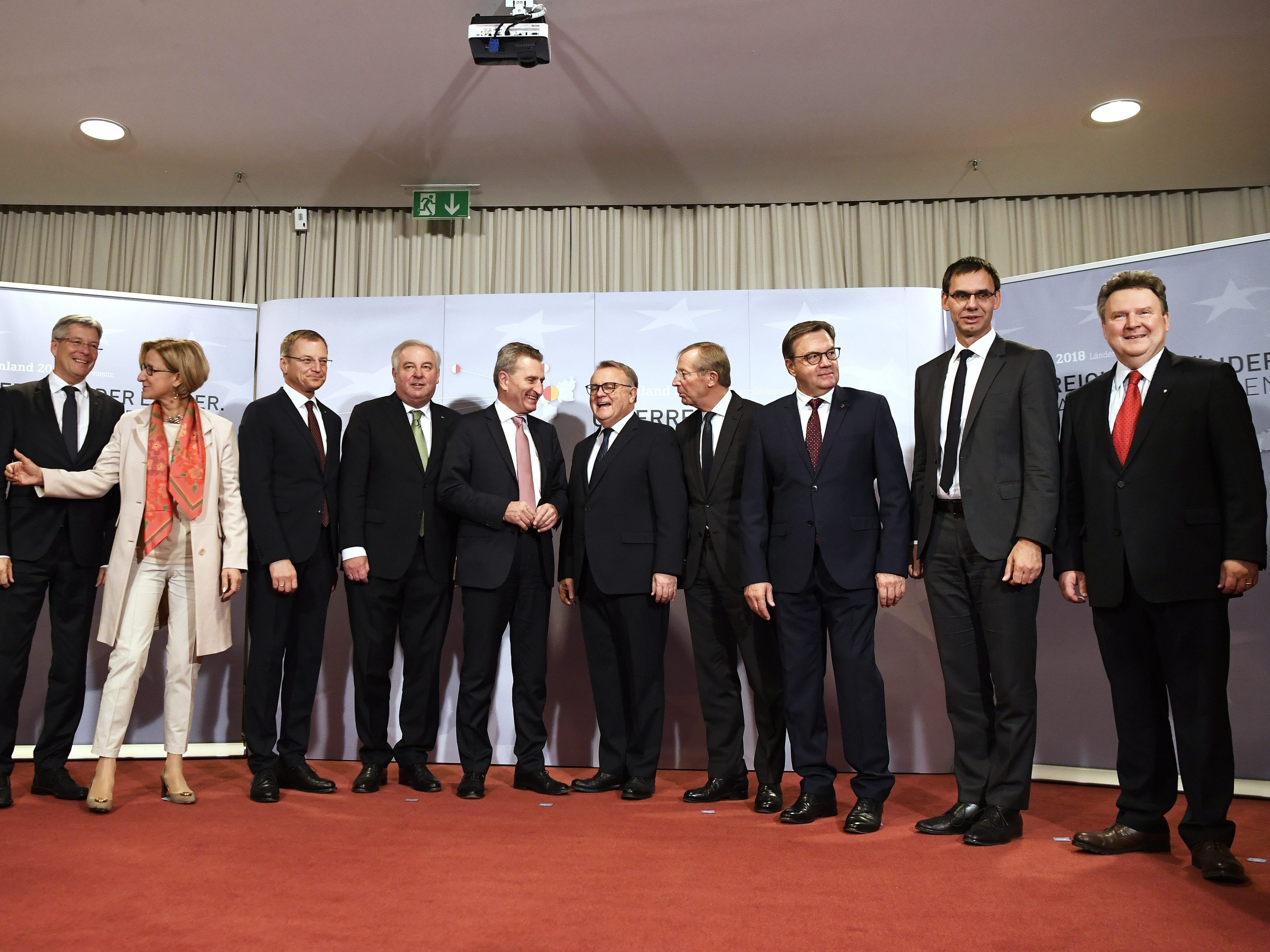 Die Landeshauptleutekonferenz mit Gästen.