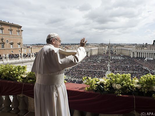 Der Papst spendet wieder das "Urbi et Orbi"