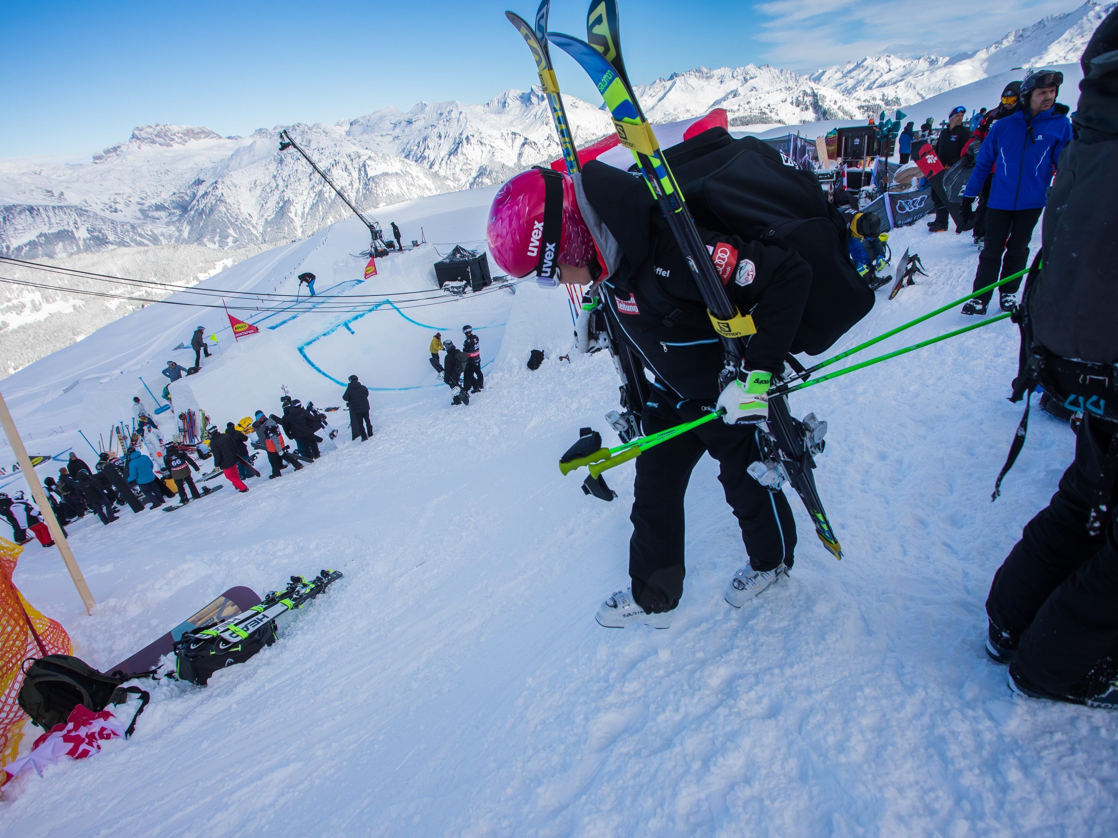 Auch Snowboardcross betroffen.