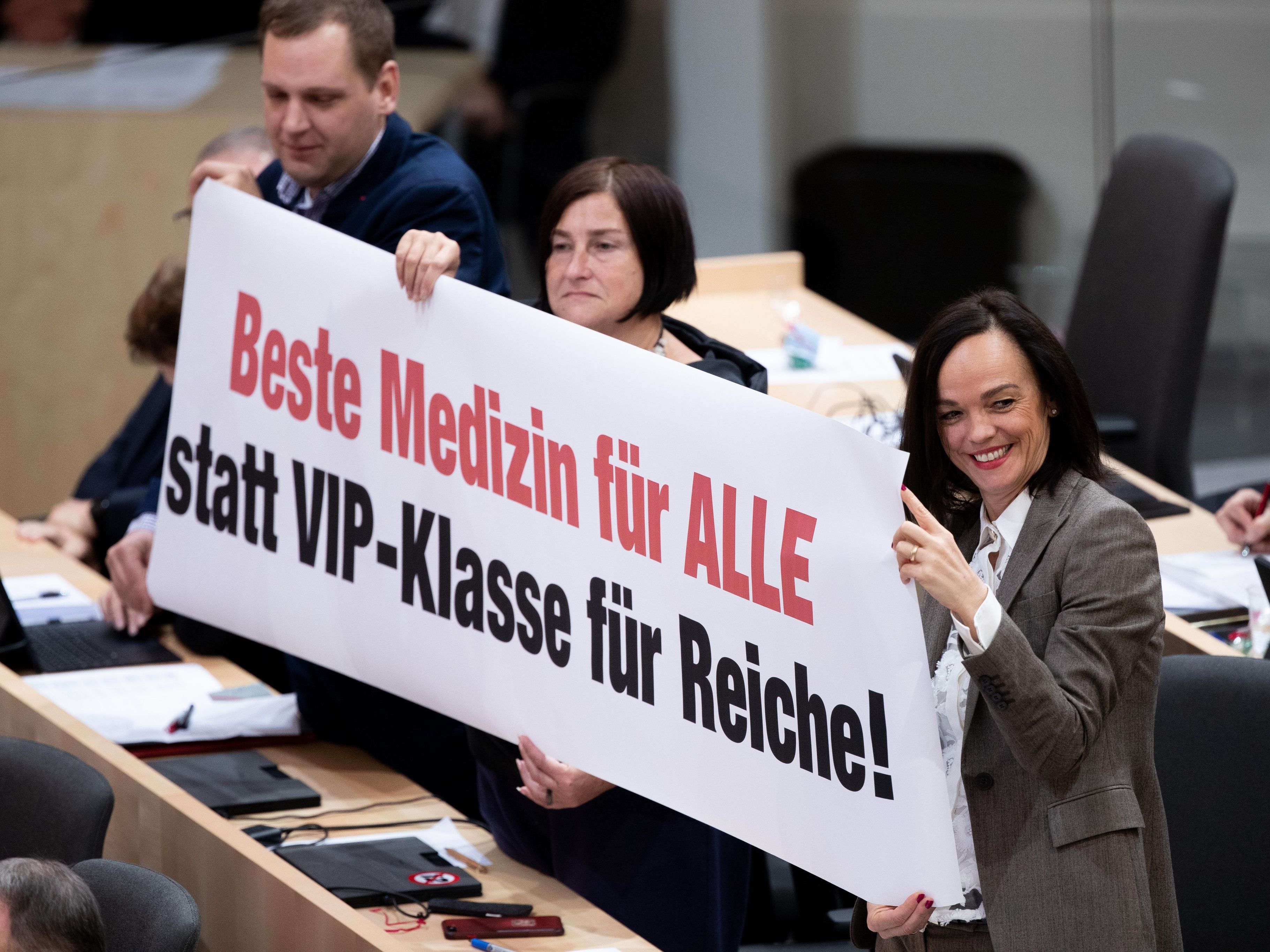 Protestaktion der SPÖ-Abgeordneten bei der Nationalratssitzung.