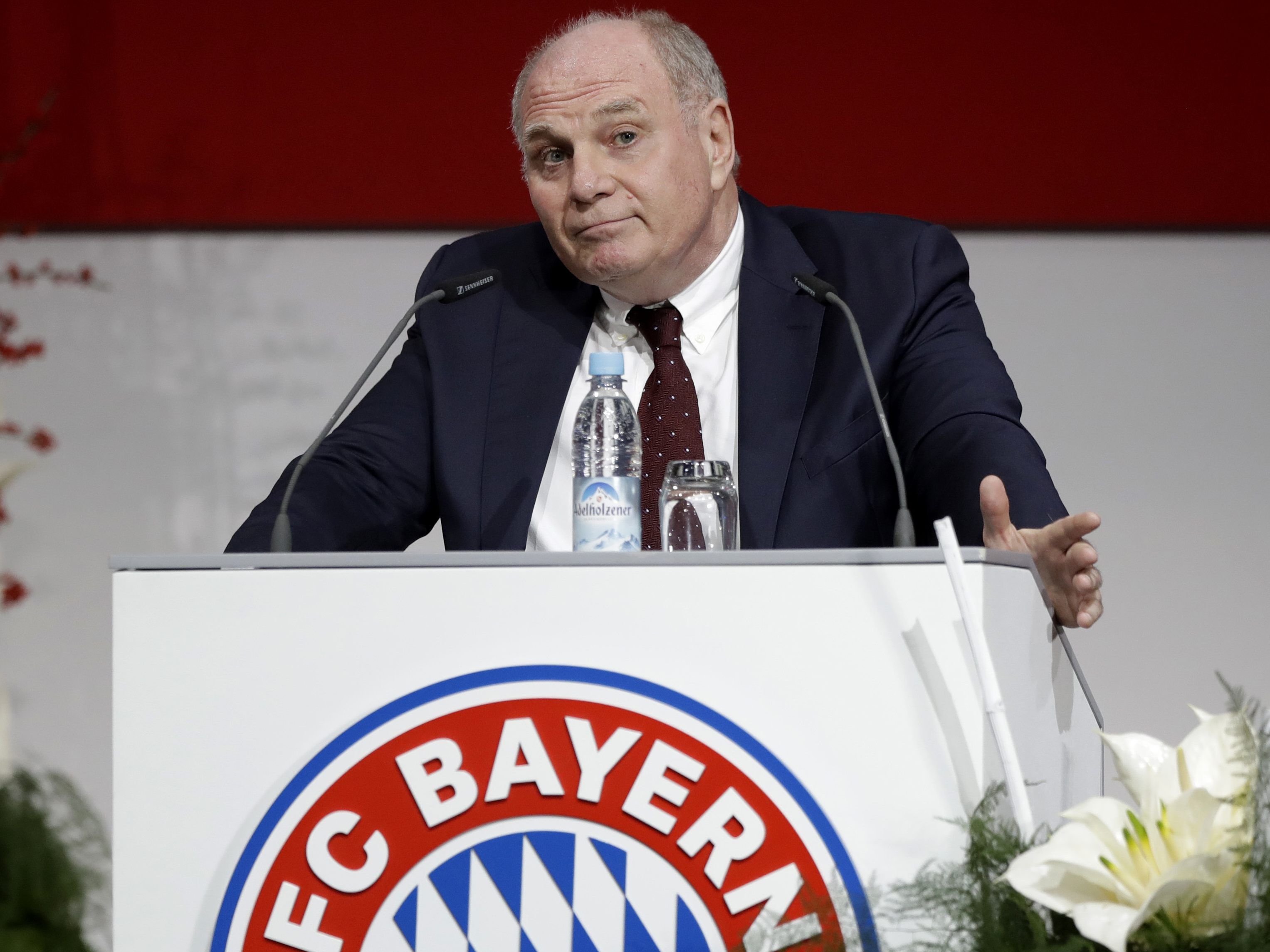 Uli Hoeneß bei der Jahreshauptversammlung 2018.
