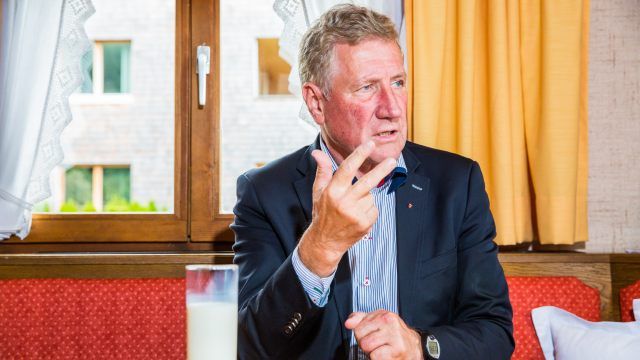 Aus privaten Gründen wird LR Erich Schwärzler zurücktreten.