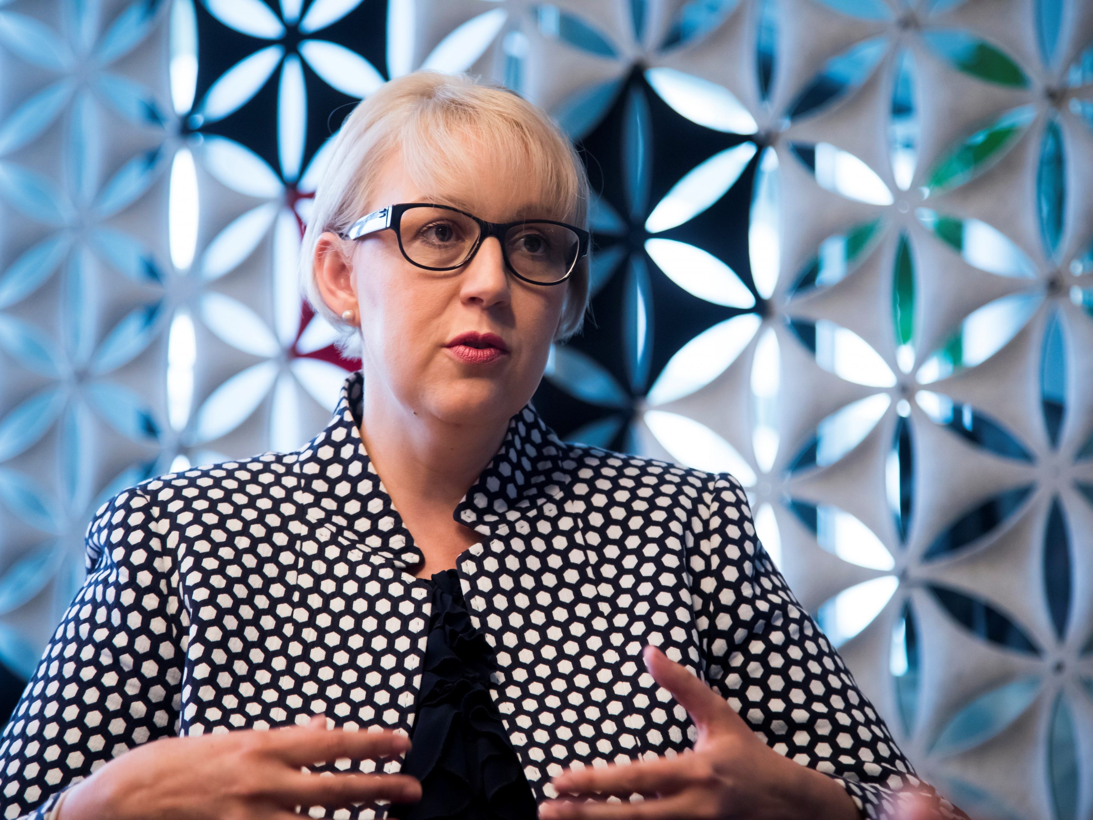 Sabine Scheffknecht (NEOS) im Talk.