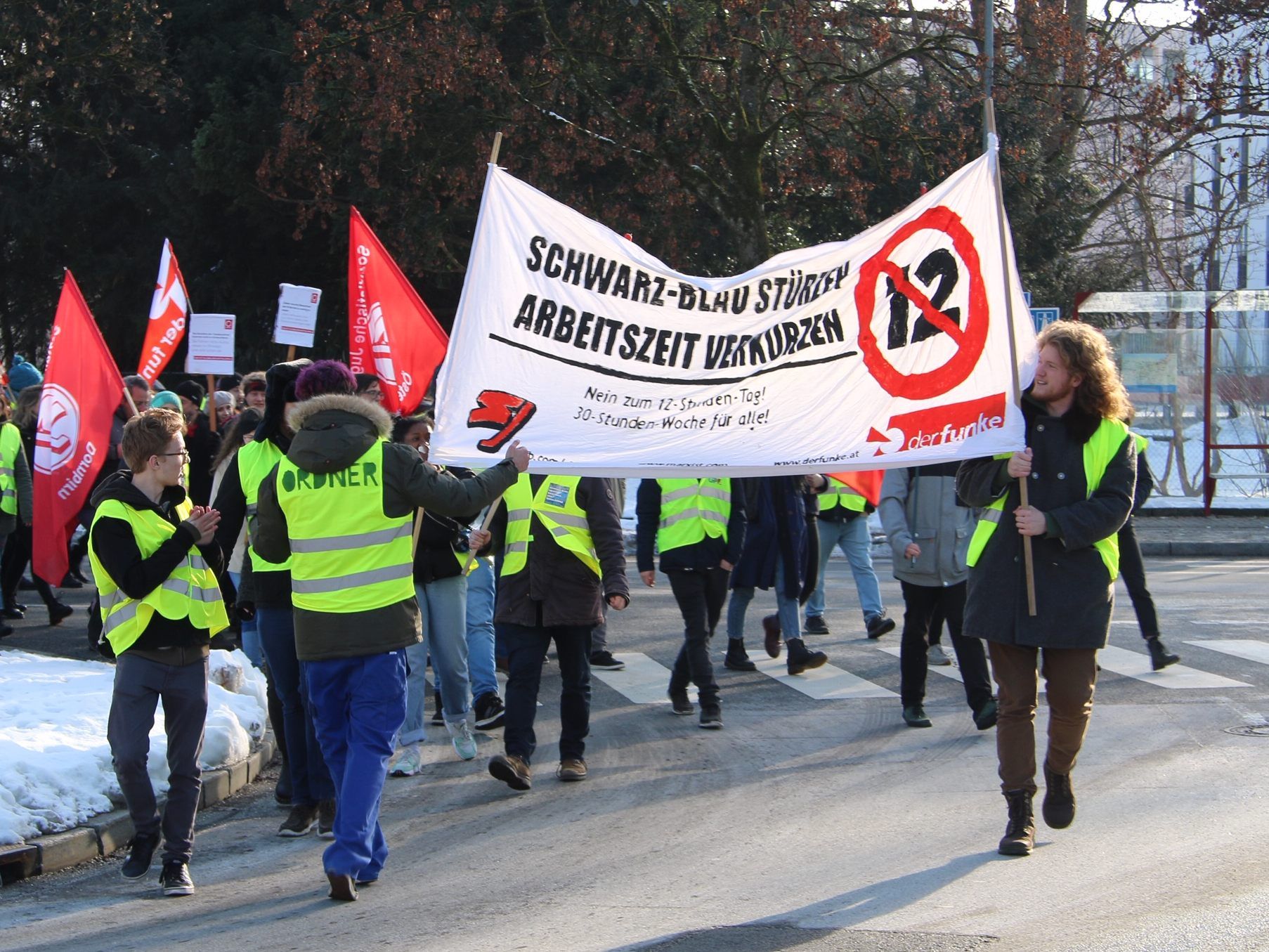 Rund 50 Personen demonstrierten am Samstag in Bregenz.
