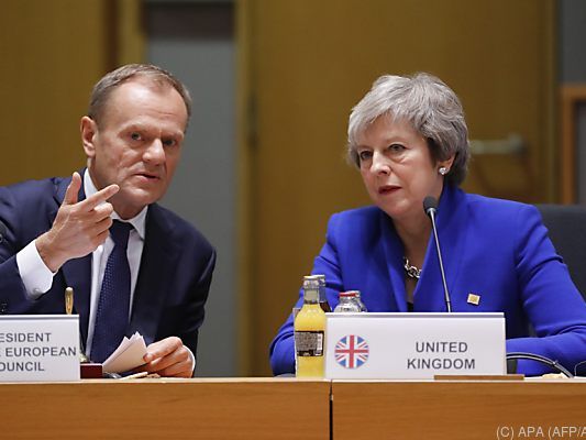 May (r.) muss rasch eine Lösung präsentieren