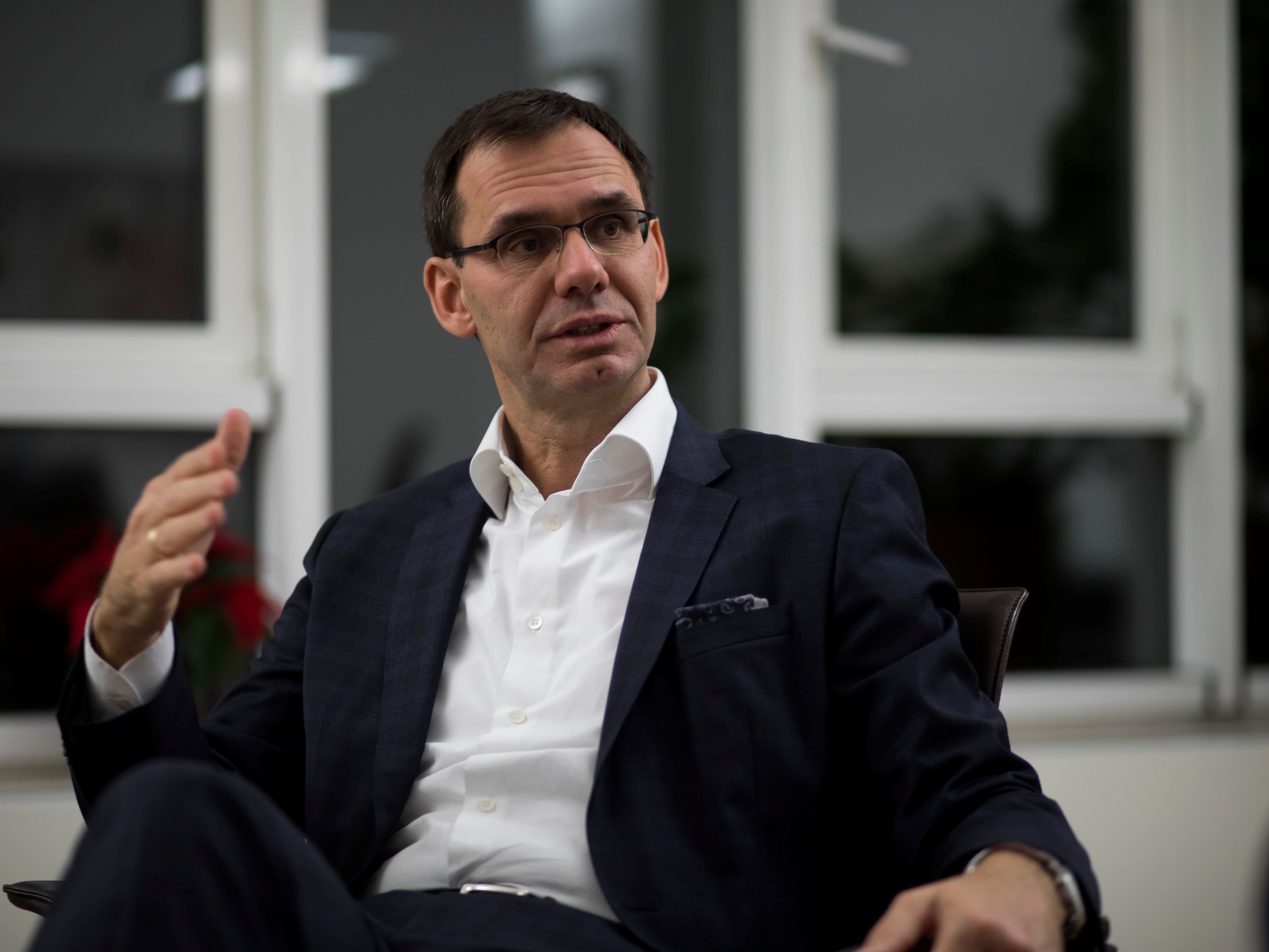 Im Telefonat mit VOL.AT verteidigt Wallner die Steuerreform.