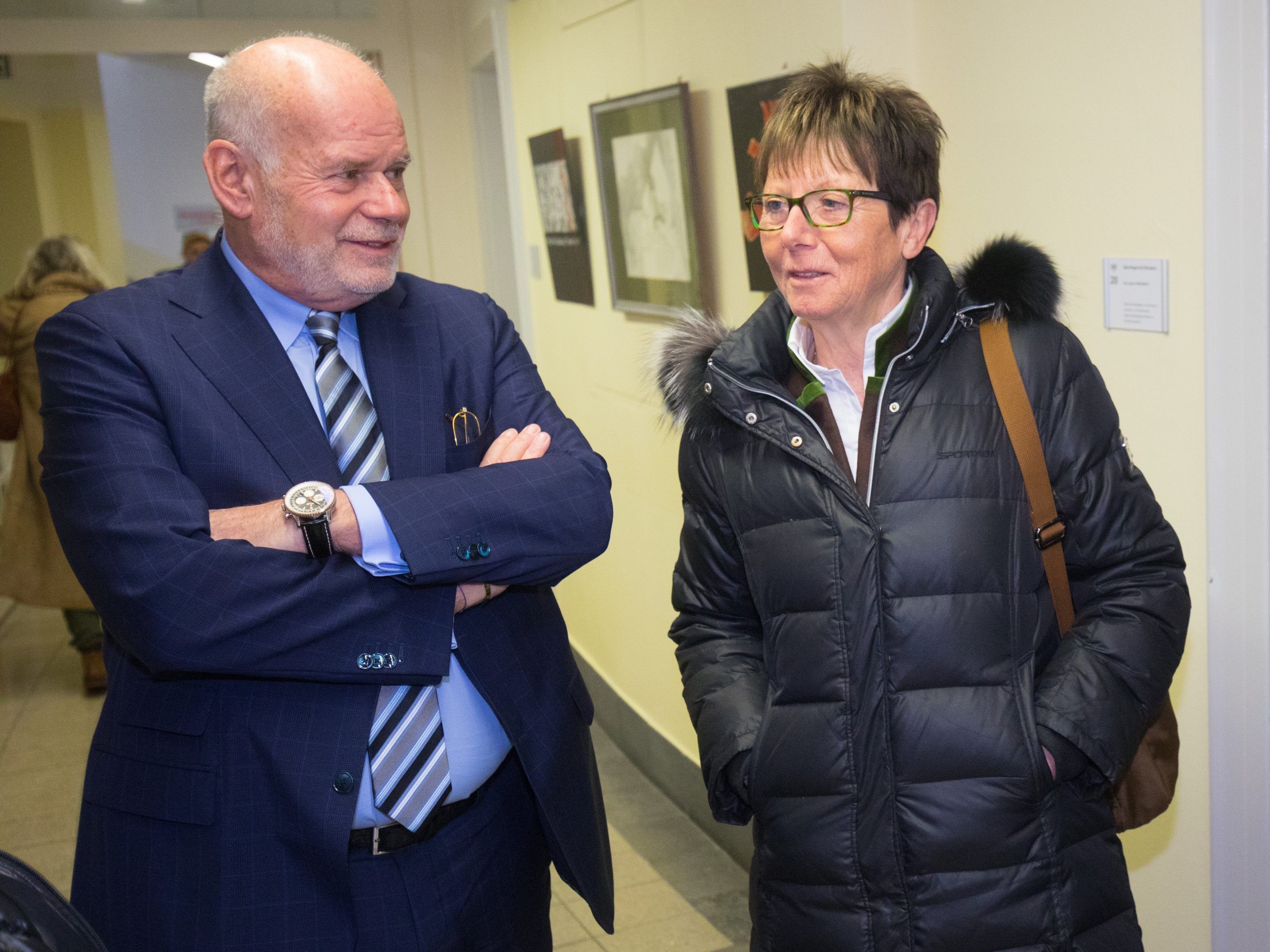 Kahr-Anwalt Ainedter und Annemarie Moser-Pröll am Donnerstag am Bezirksgericht Bludenz.