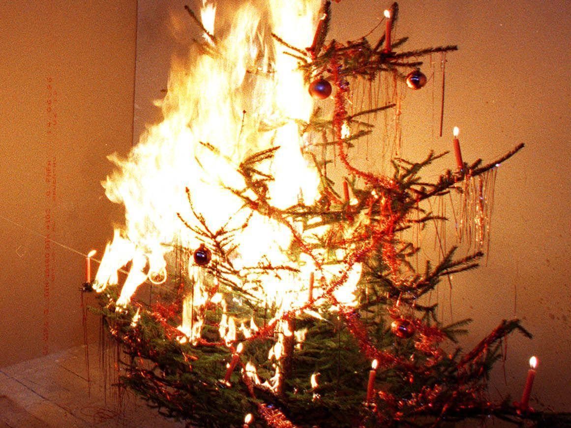 Eine Hausbewohnerin erlitt eine leichte Rauchgasvergiftung. (Symbolbild)