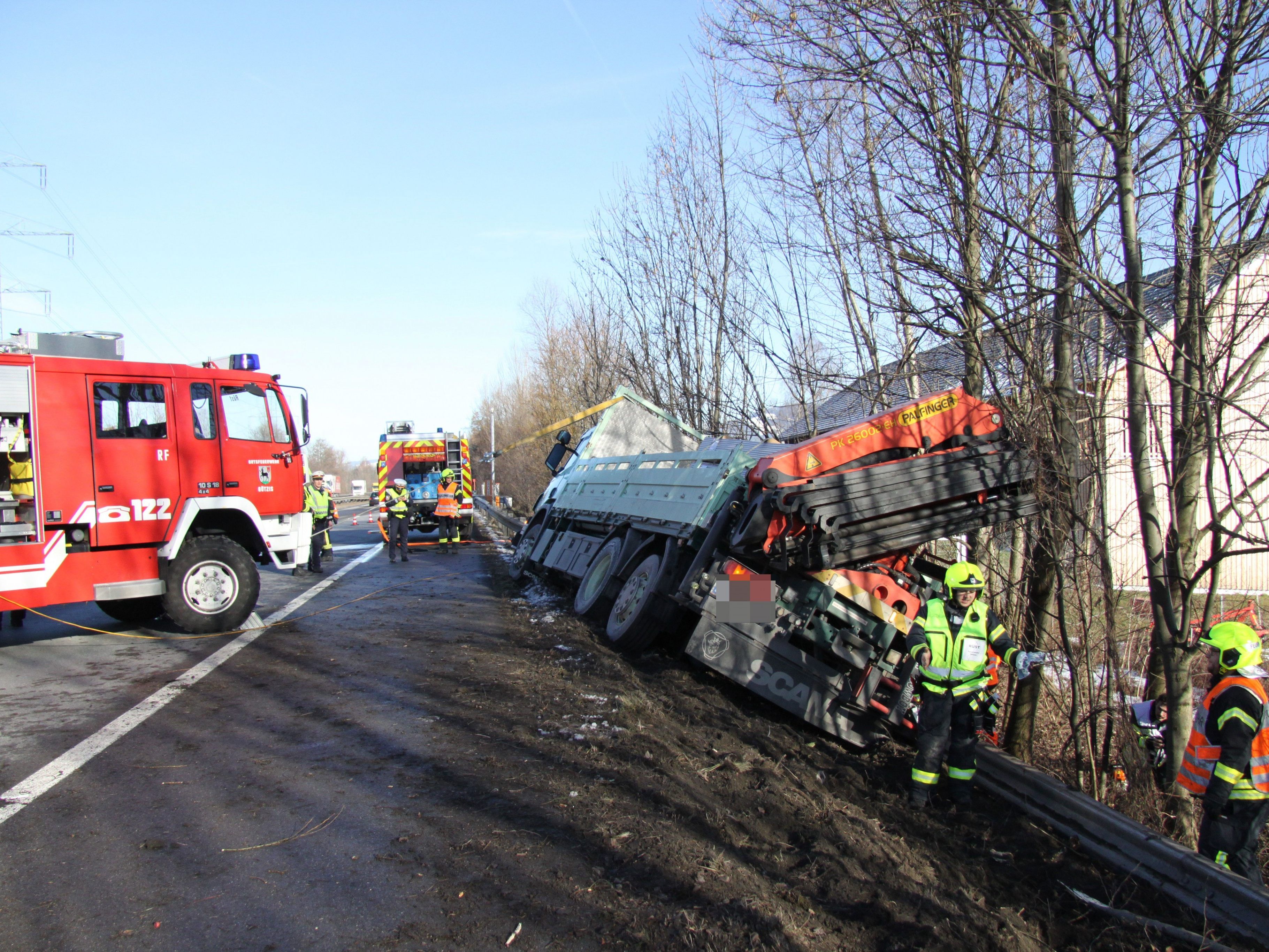 Der LKW-Fahrer wurde bei dem Unfall nicht verletzt.