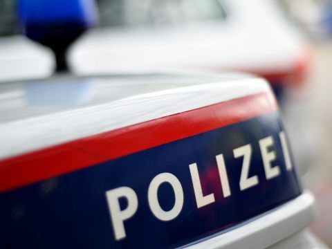Die 25-jährige Frau wurde schwer misshandelt aufgefunden.