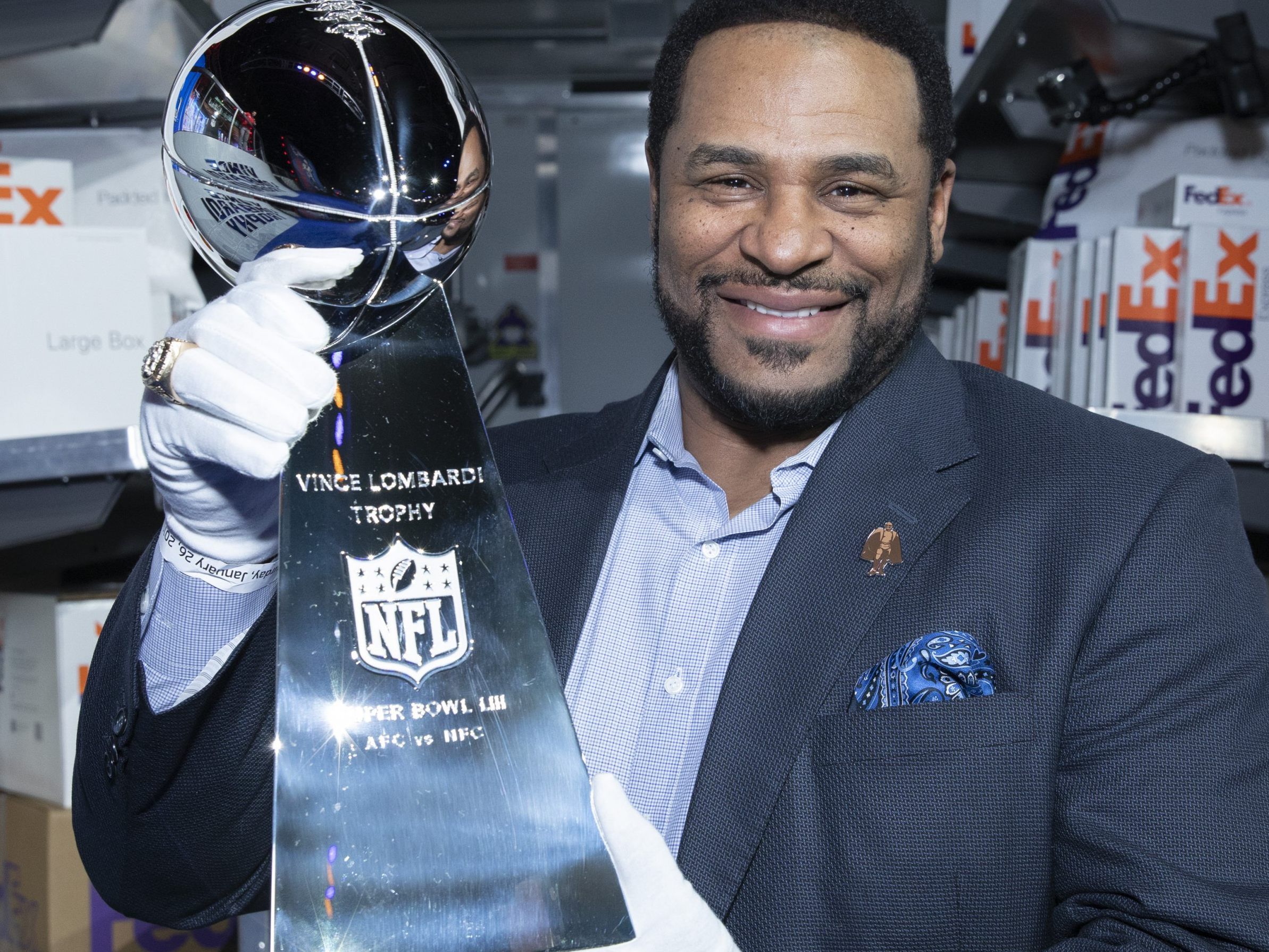 Die Trophäe um die es im Super Bowl Jahr für Jahr geht: Die Vince Lombardi Trophy.