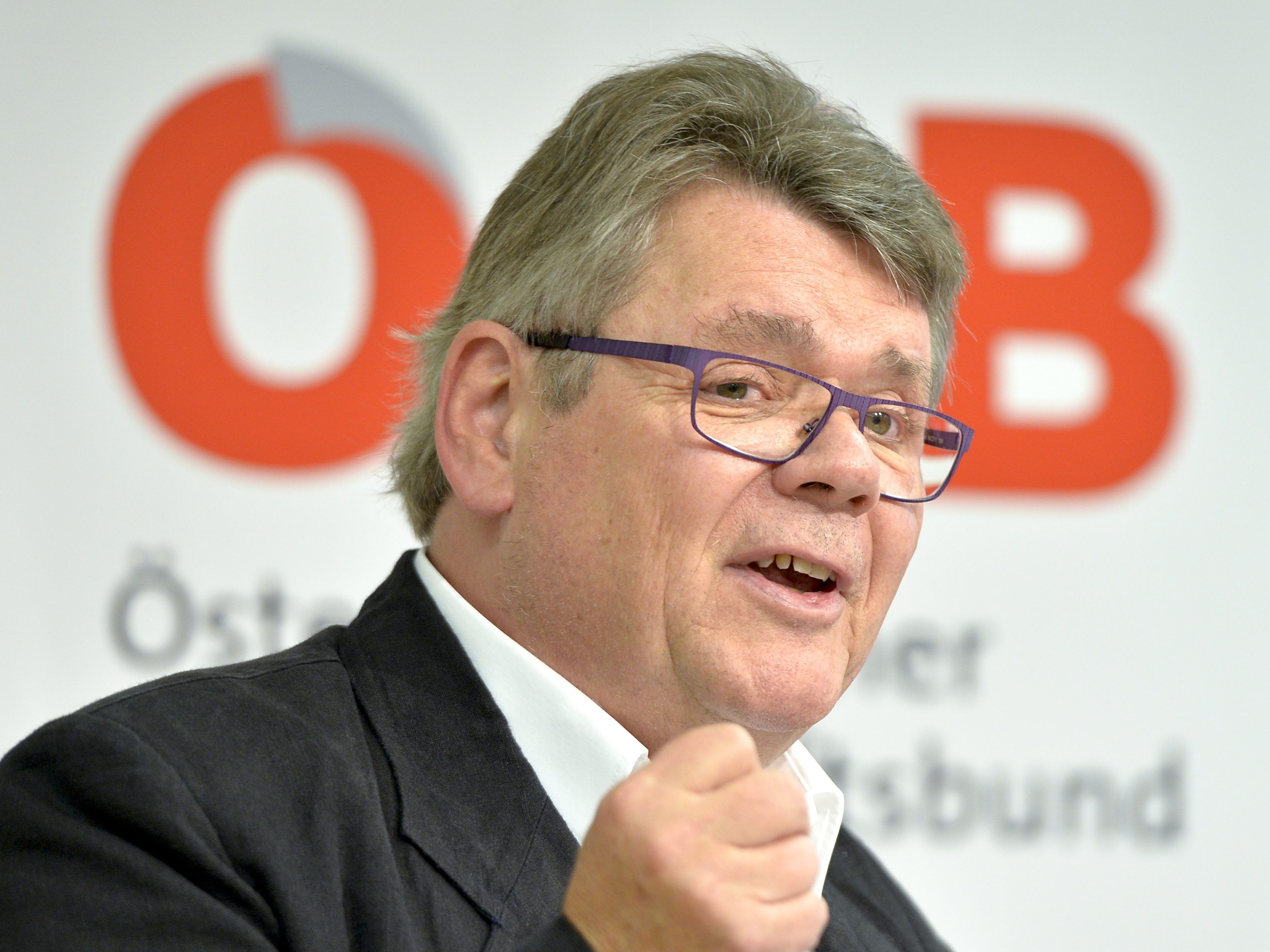 ÖGB-Chef Katzian pocht auf einen Feiertag für alle am Karfreitag.