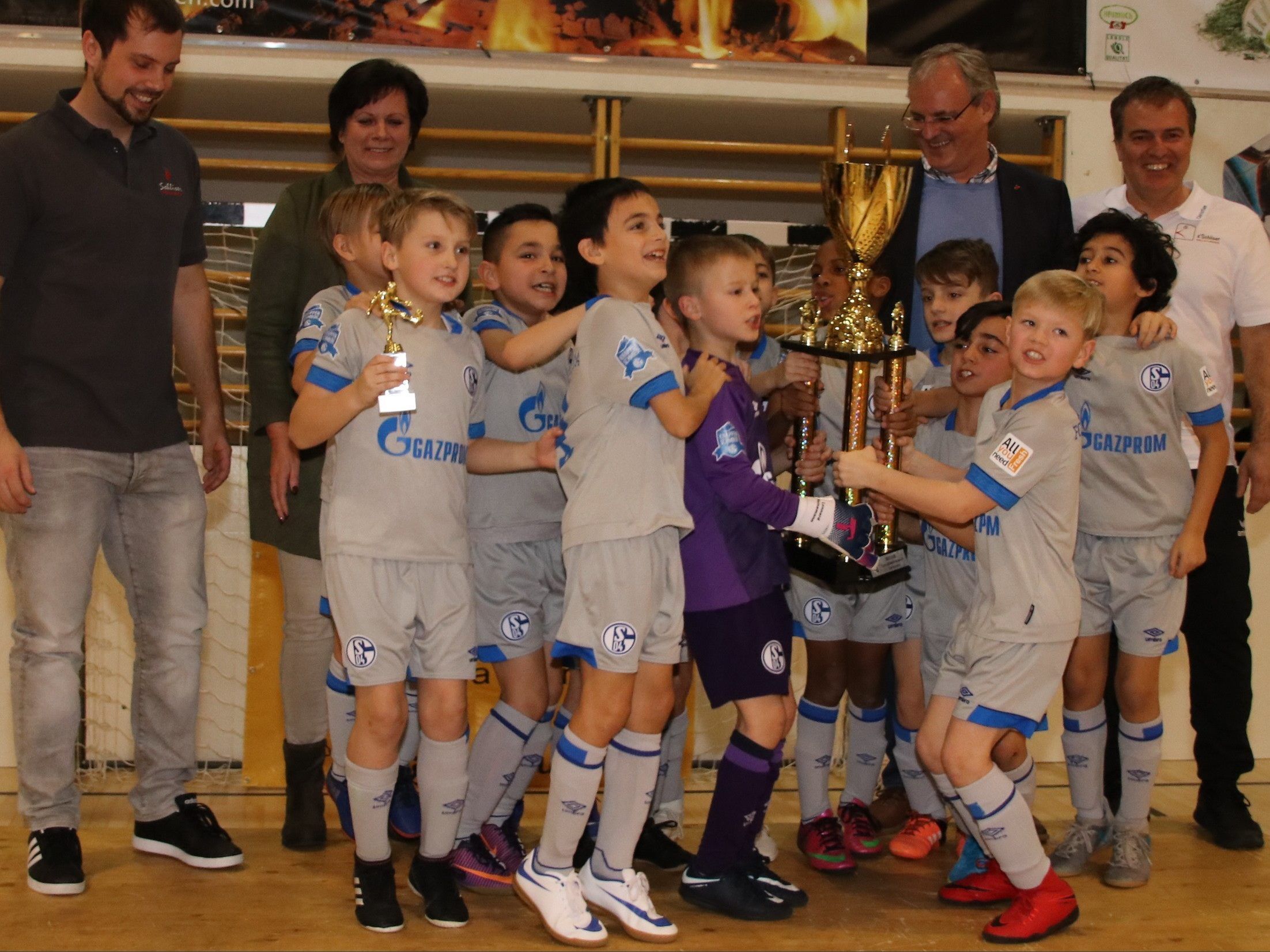 Schalke 04 gewinnt Schlinser Turnier