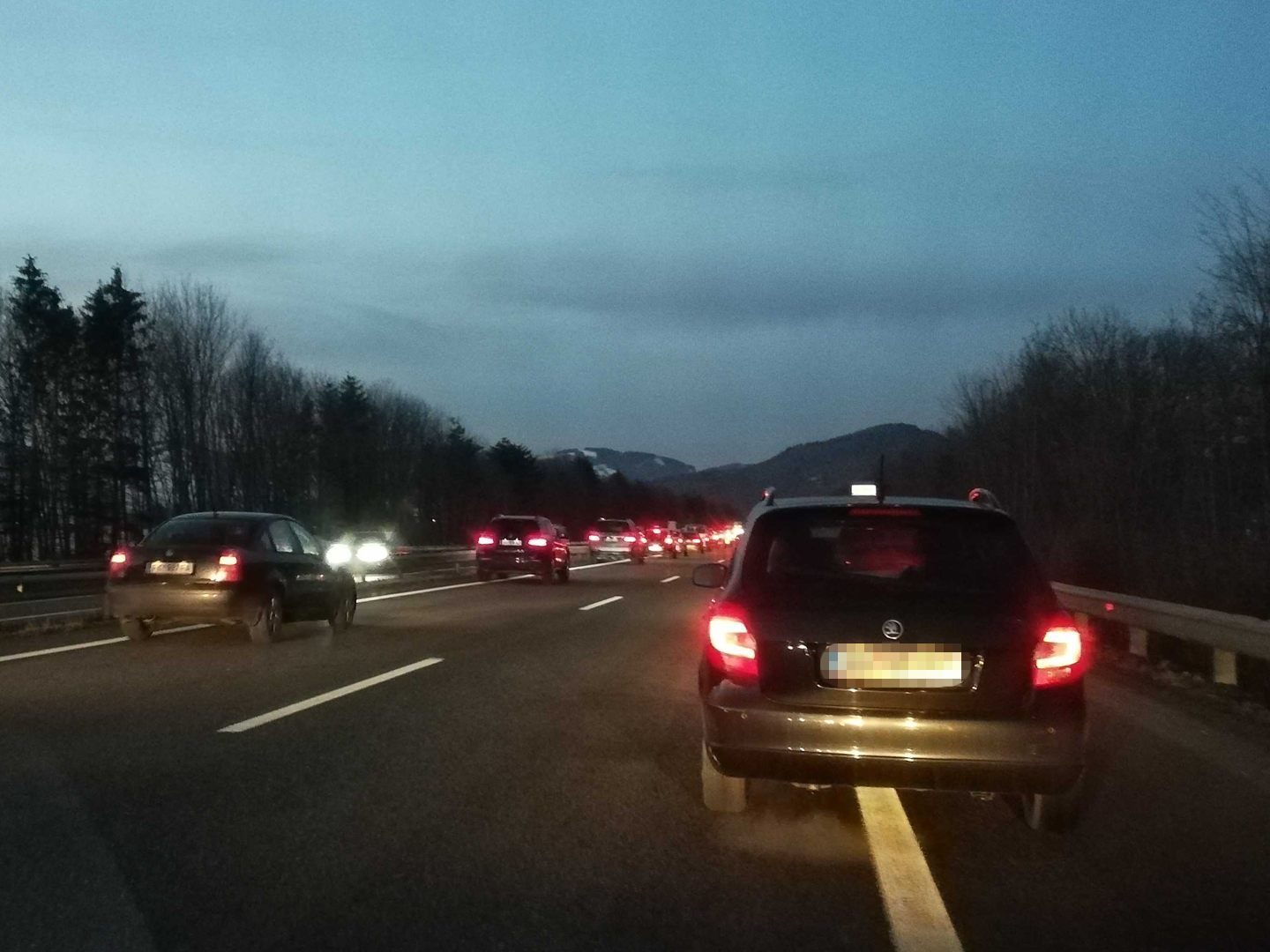 Stau auf der A14 in Richtung Tirol.