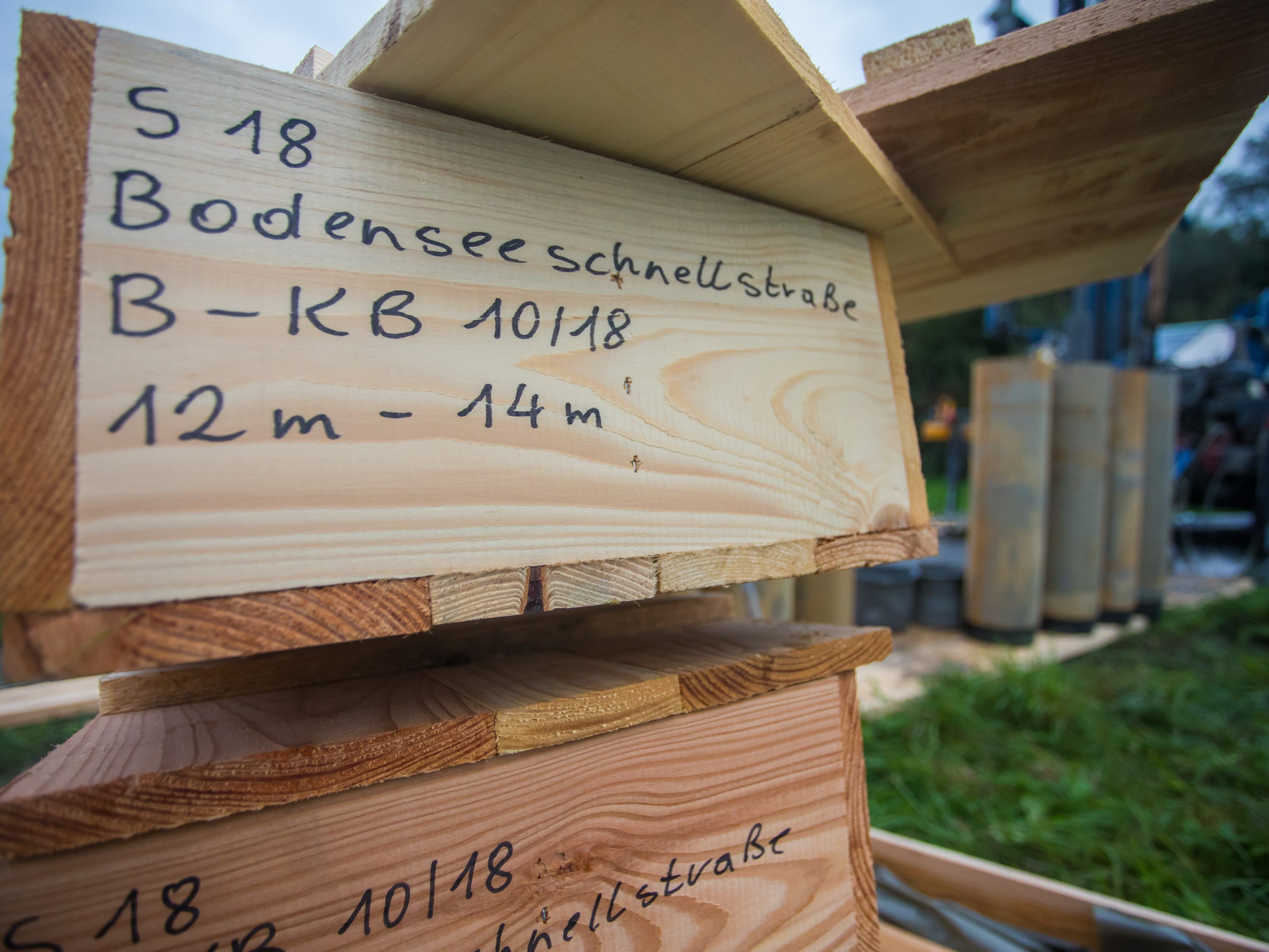 Derzeit finden Brobebohrungen für die S18 statt.