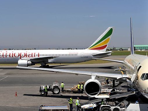 Insgesamt waren 149 Passagiere und acht Crew-Mitglieder an Bord