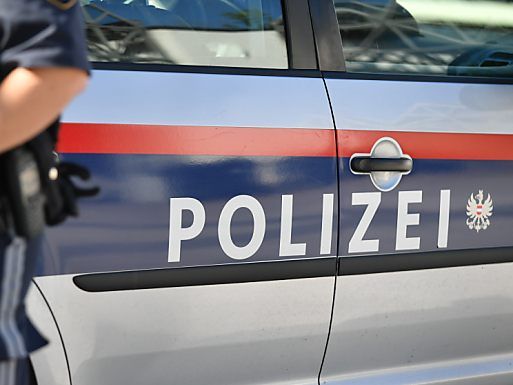 Die Polizei musste die A14 in fahrtrichtung Deutschland komplett sperren.