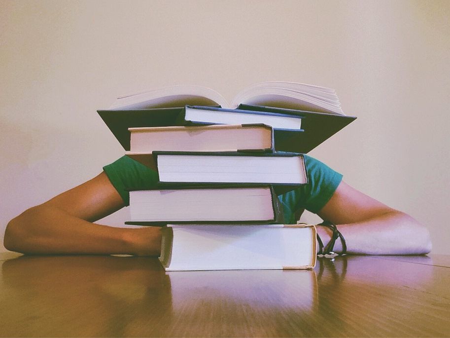 Geplante Änderungen sollen Erleichterungen bei der Vorwissenschaftlichen Arbeit und der Mathe-Matura schaffen.