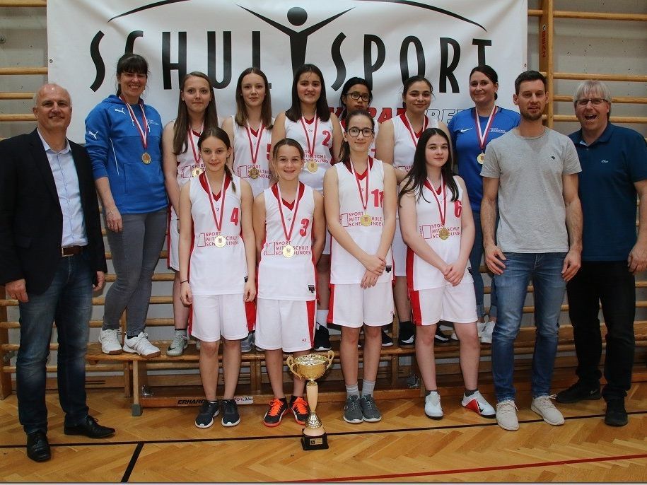 Die Mädchen vom SMS Bregenz Schendlingen sind Landessieger im Basketball
