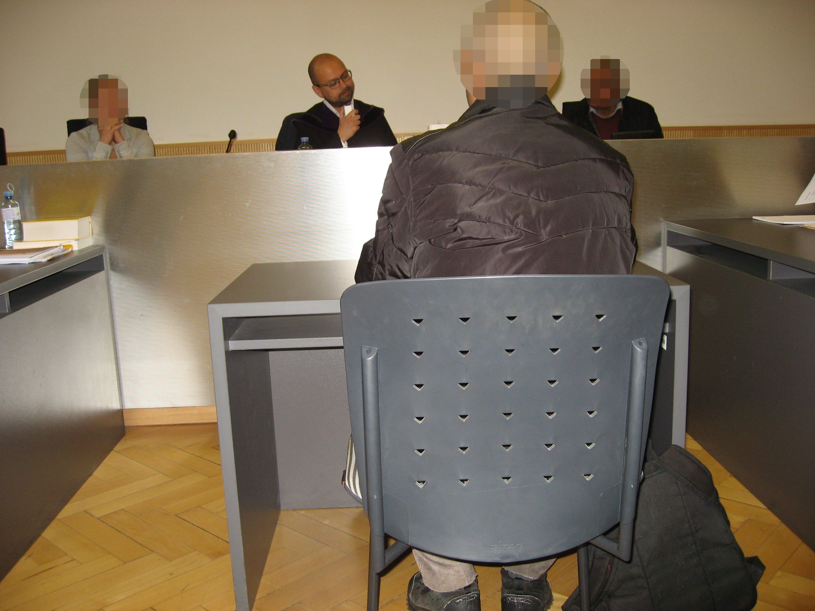 Der 56-Jährige rauchte mit einem 17-Jährigen einen Joint