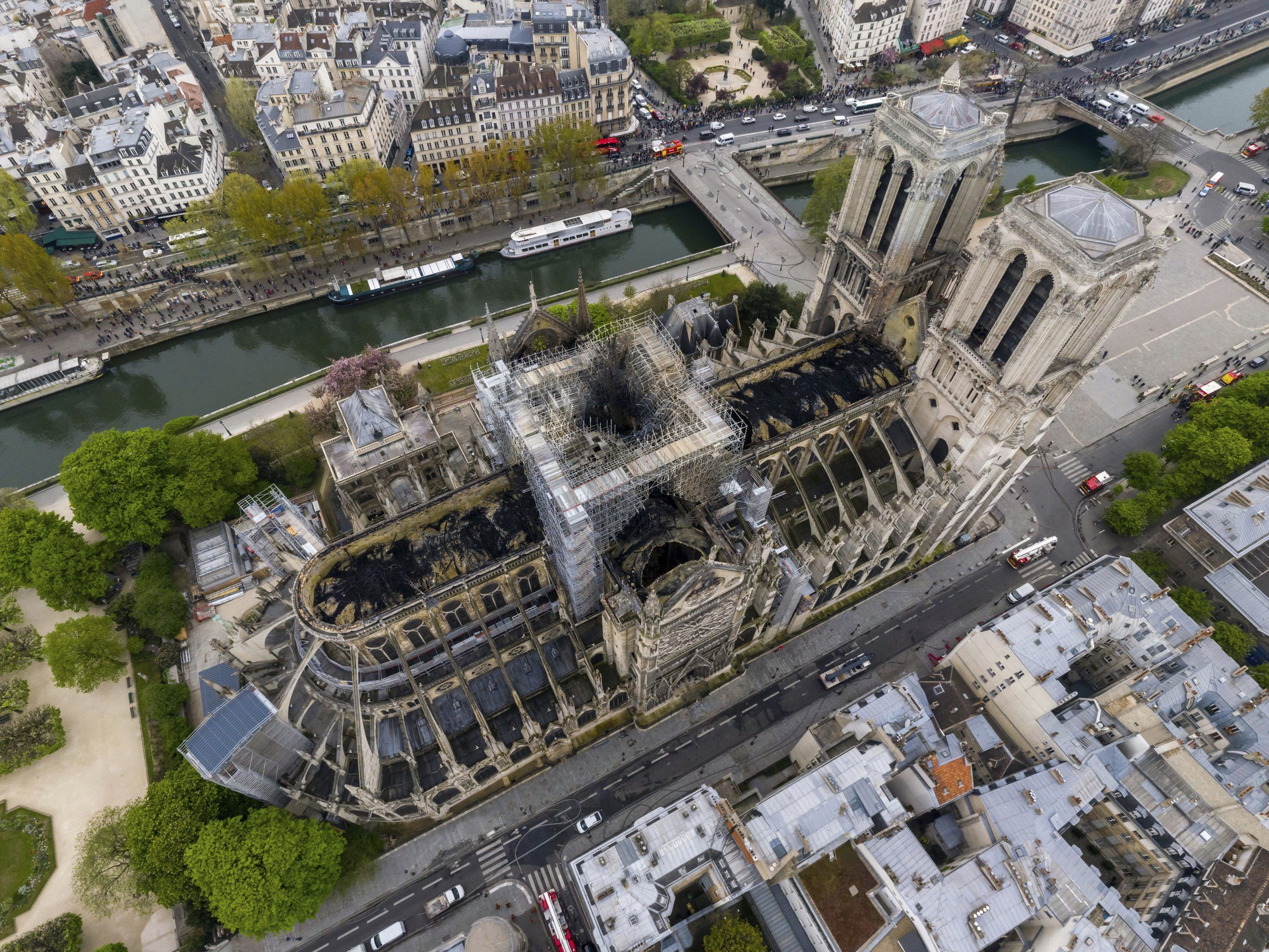 Das Feuer zerstörte große Teile der Kathedrale.
