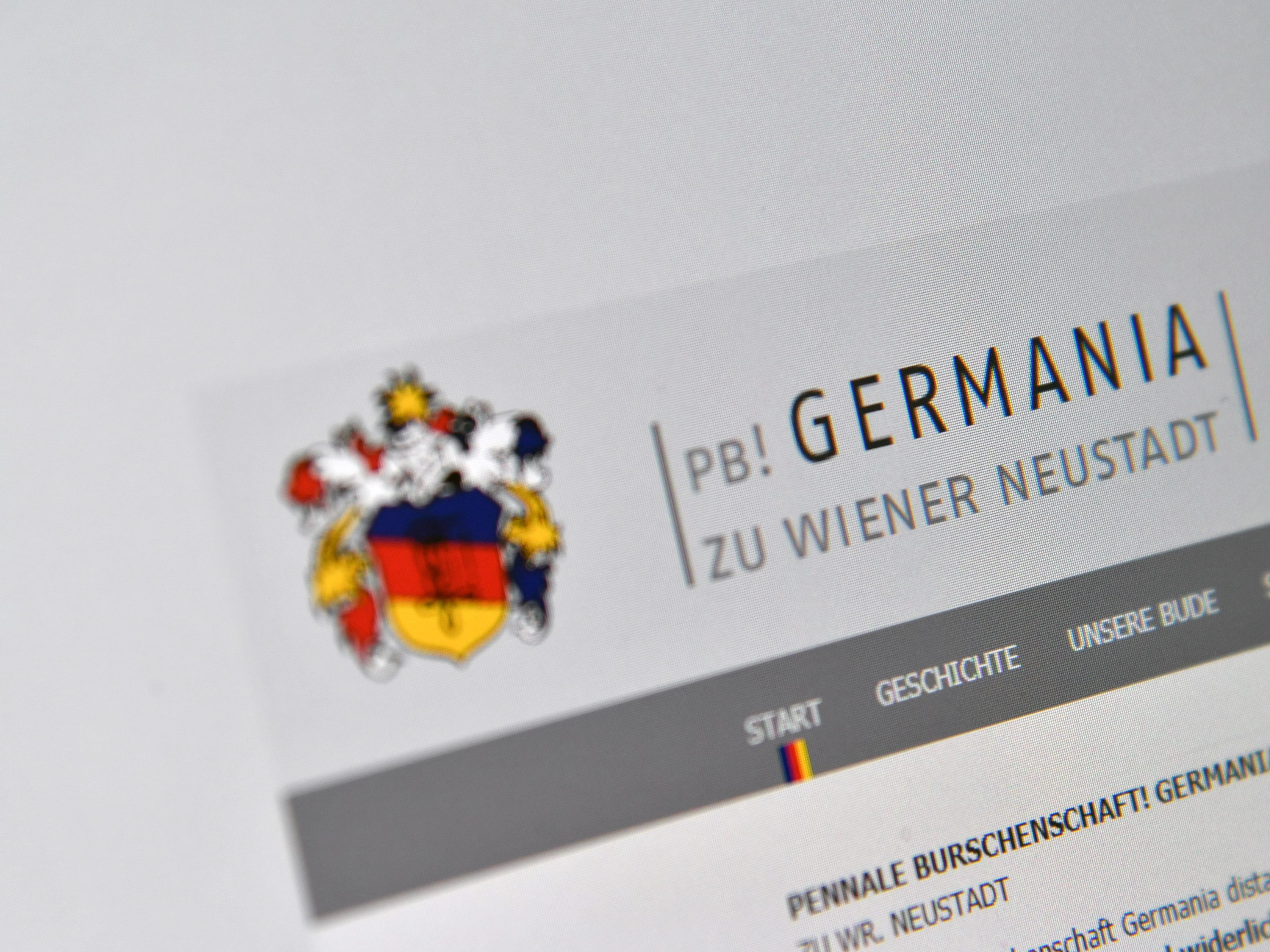 Die Affäre um rassistische und NS-verherrlichende Liedertexte der Burschenschaft "Germania" ist am Bezirksgericht Wiener Neustadt endgültig beendet worden.