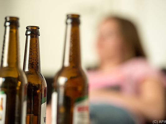 Männer trinken laut Bericht oft doppelt so viel Alkohol wie Frauen