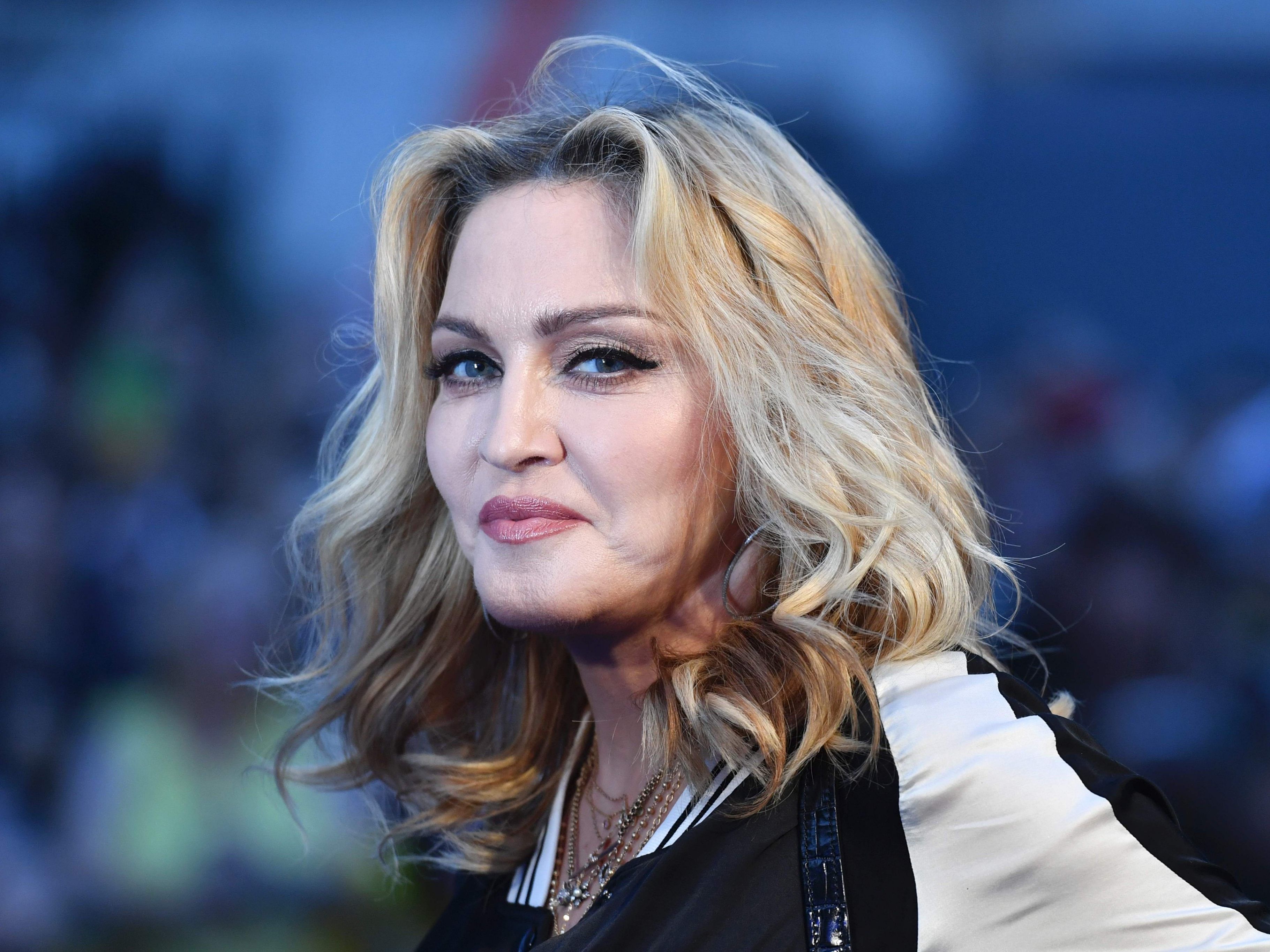 Madonna will angeblich ihren Hit "Like a Prayer" singen.