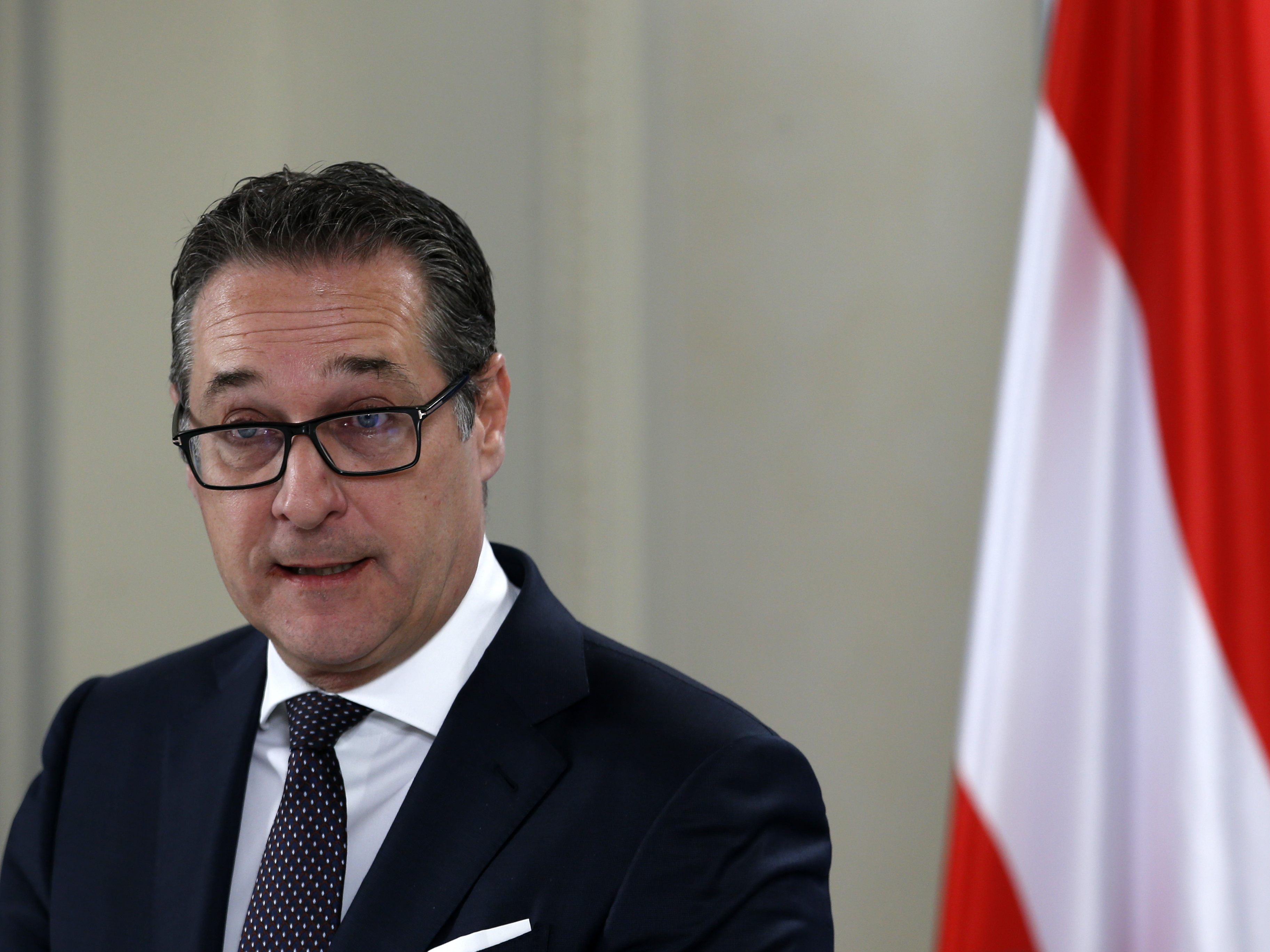 Ex-FPÖ-Chef Strache meldet sich zum Misstrausnvotum zu Wort.