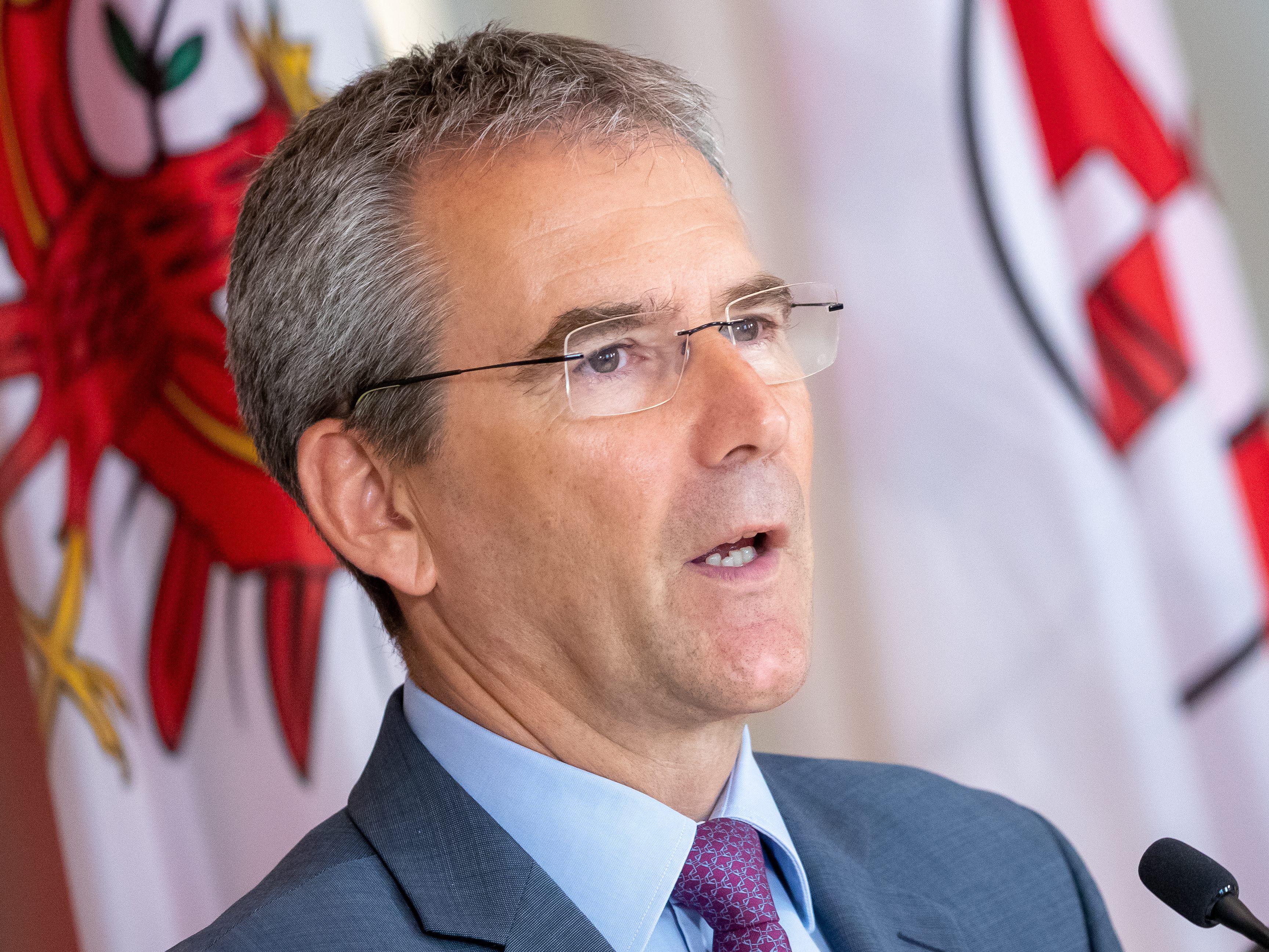 Eigentlich wollte Hartwig Löger Pilot werden, nun wird er eben Bundeskanzler.