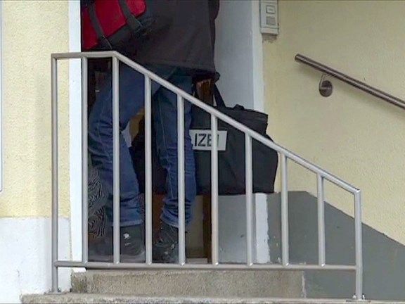 Stammen die drei Armbrust-Waffen etwa aus Österreich?