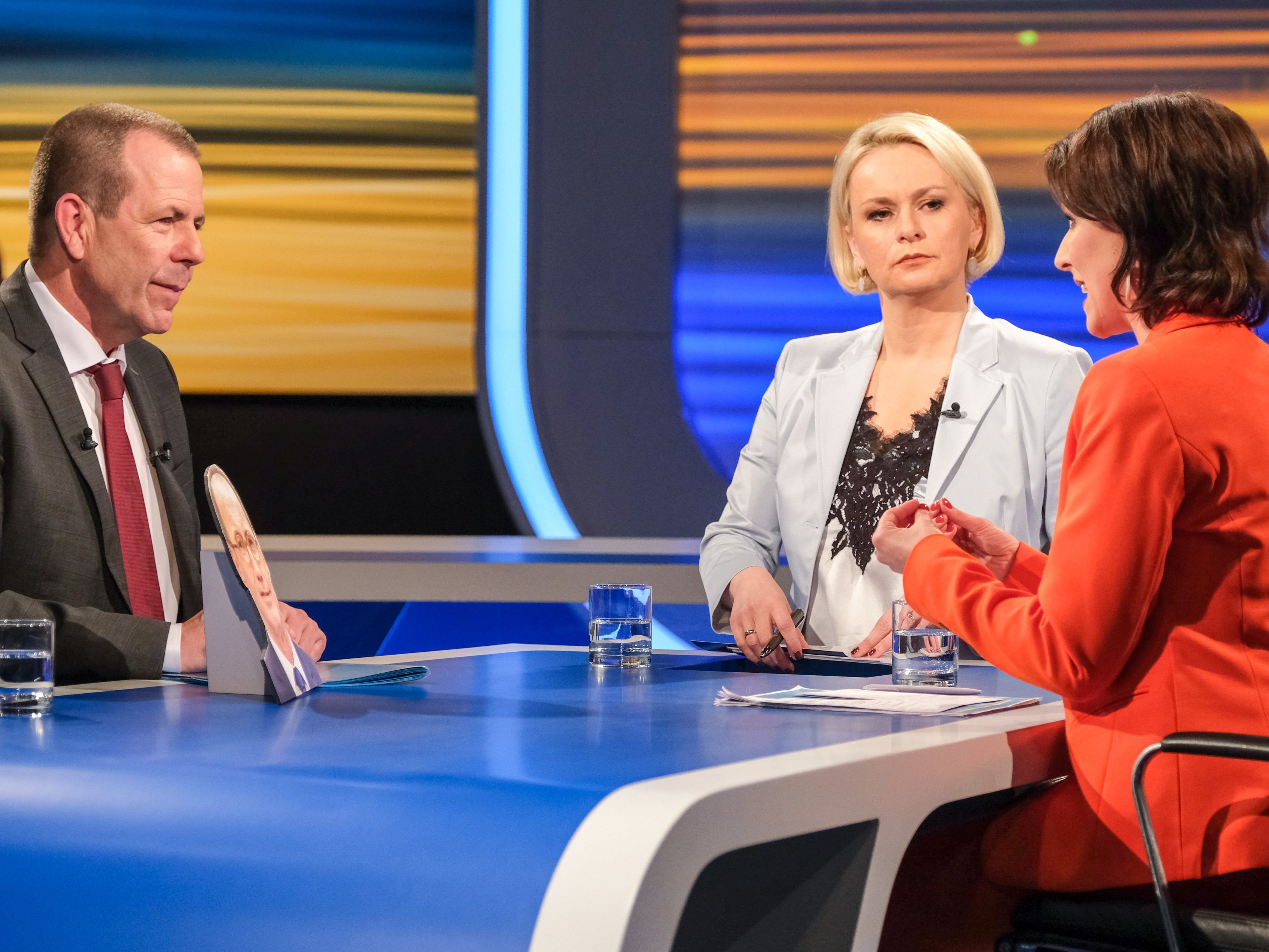 Harald Vilimsky (FPÖ), Lou Lorenz-Dittlbacher, Karoline Edtstadler (ÖVP)