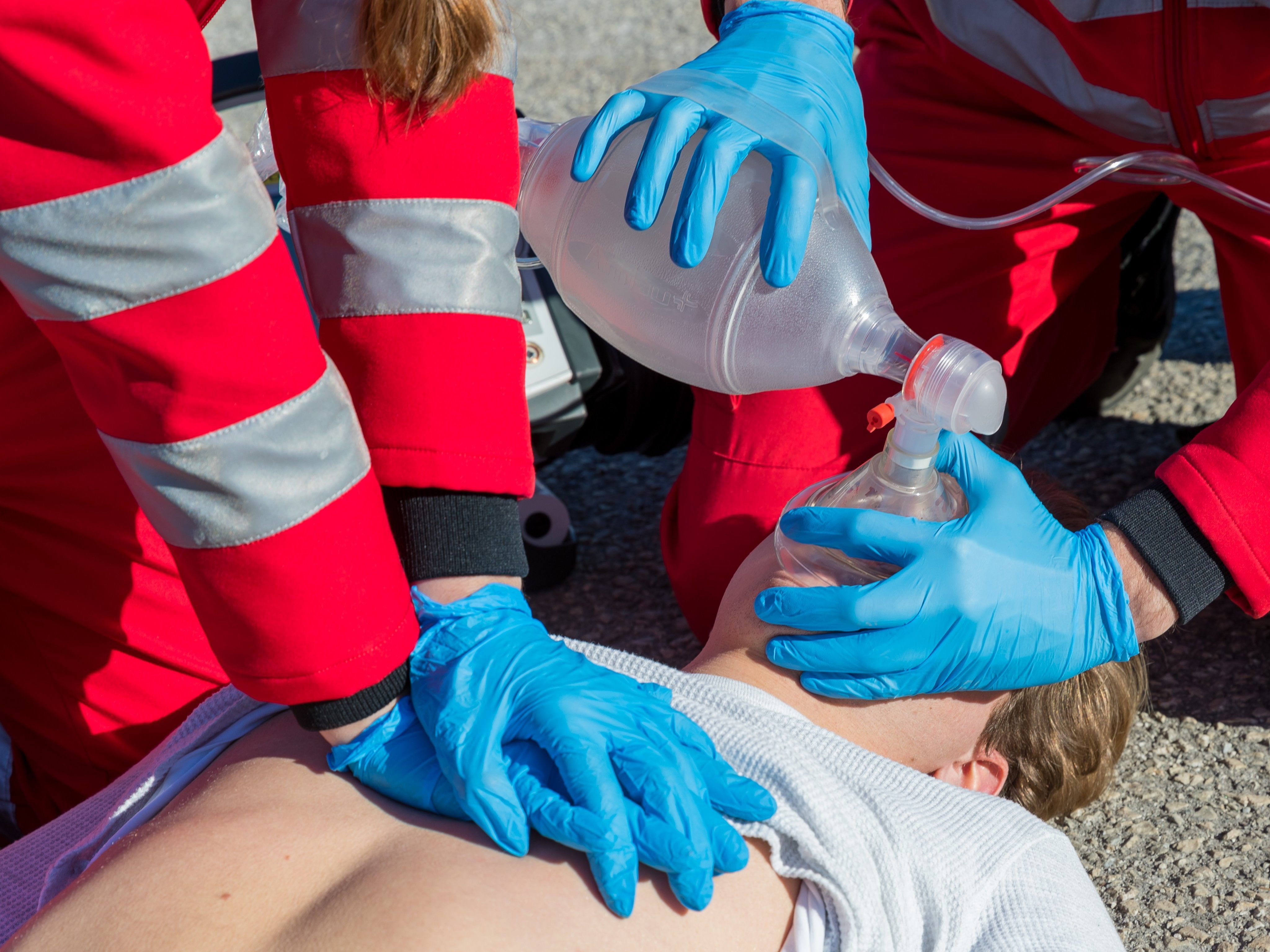 Der Dreijährige wurde vom Notarzt reanimiert und ins Krankenhaus Wiener Neustadt gebracht.